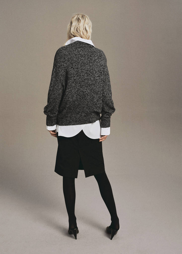 Speckled V-neck sweater — Black