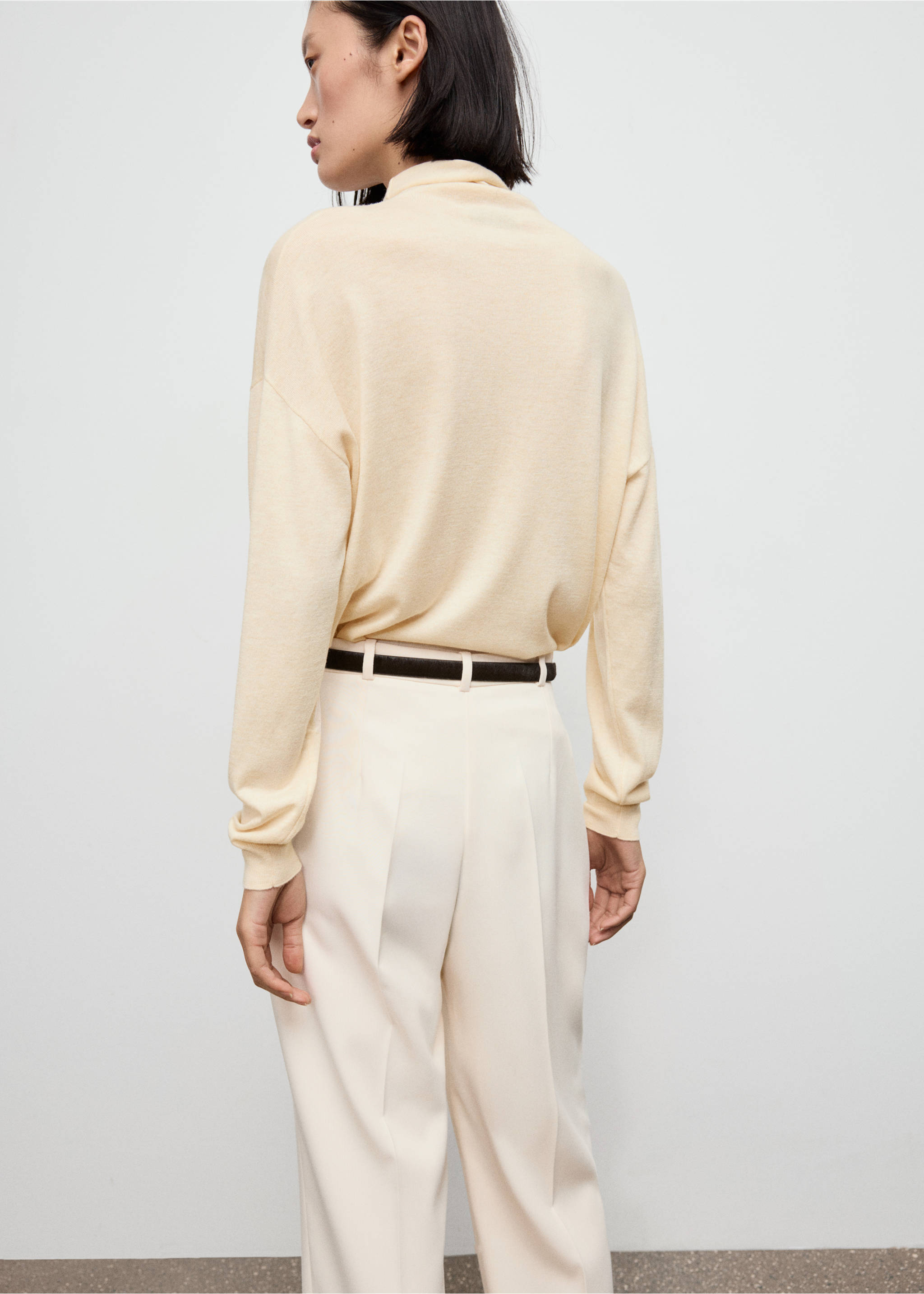 Cable-knit turtleneck sweater - Reverse of the article, Pastel Yellow. Ref: 17007819-00.