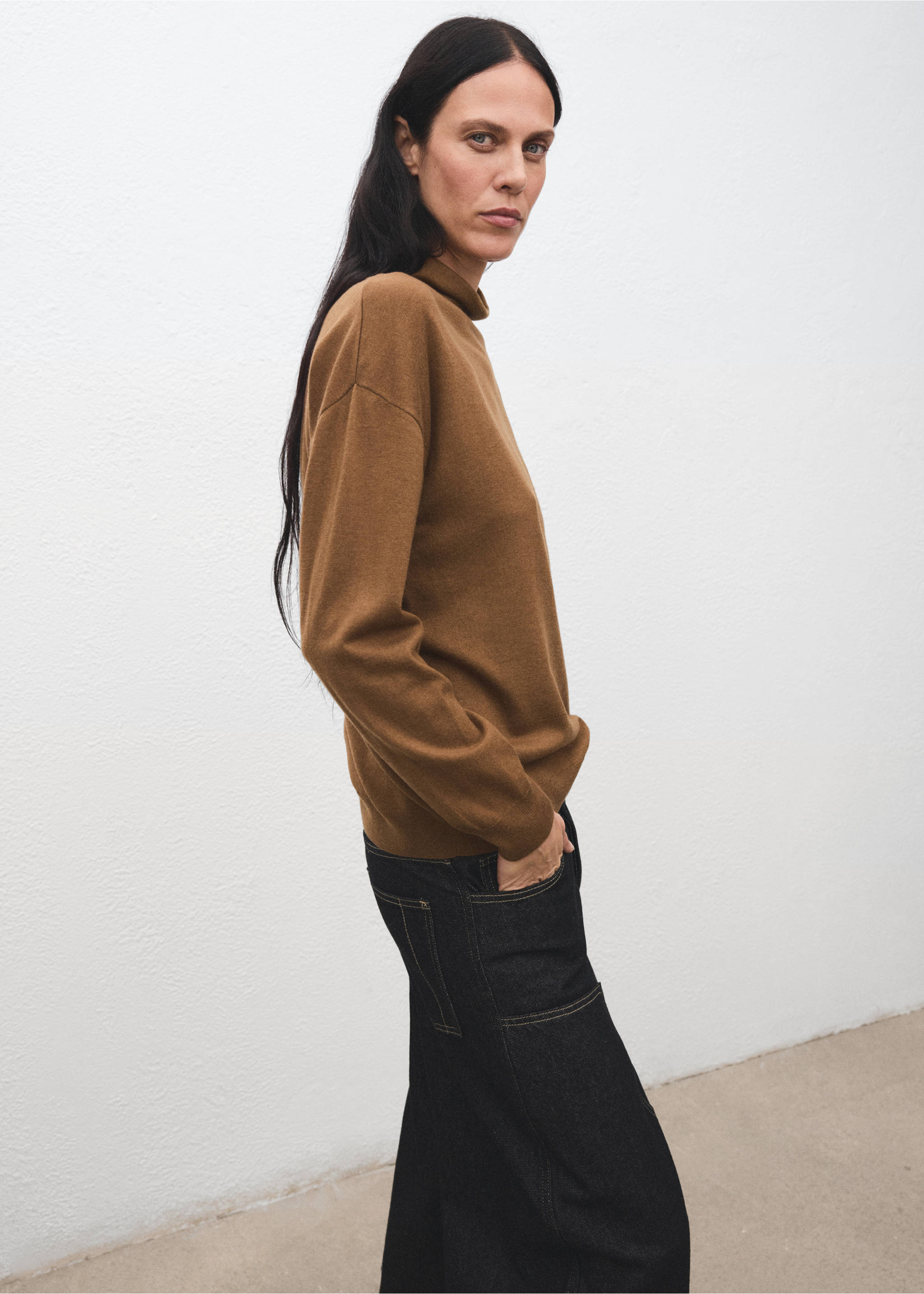 Cable-knit turtleneck sweater - Medium plane, Tobacco Brown. Ref: 17007819-00.