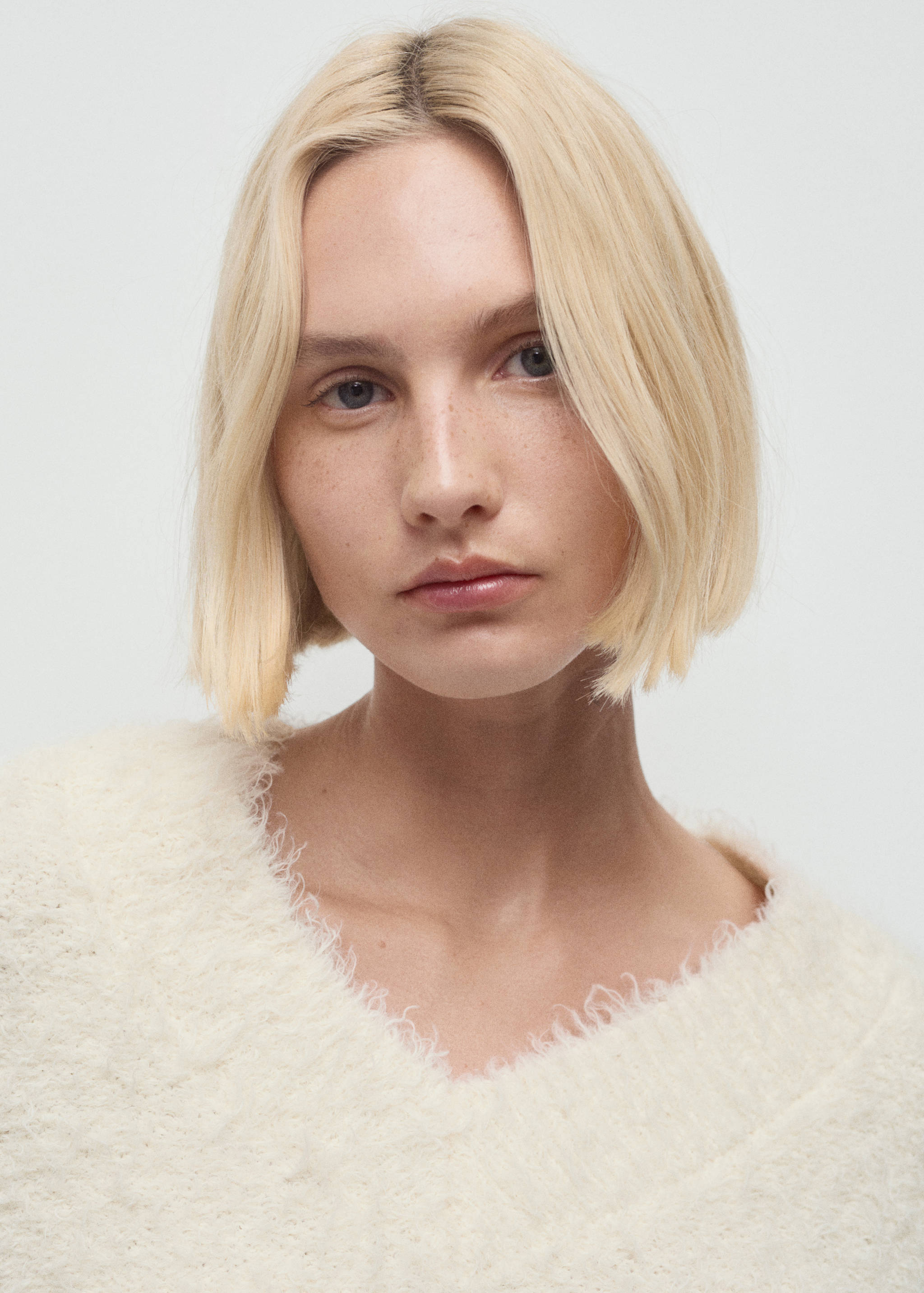 Faux-fur knitted sweater - Details of the article 1