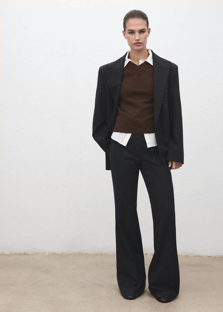 V-neck knit sweater — Chocolate