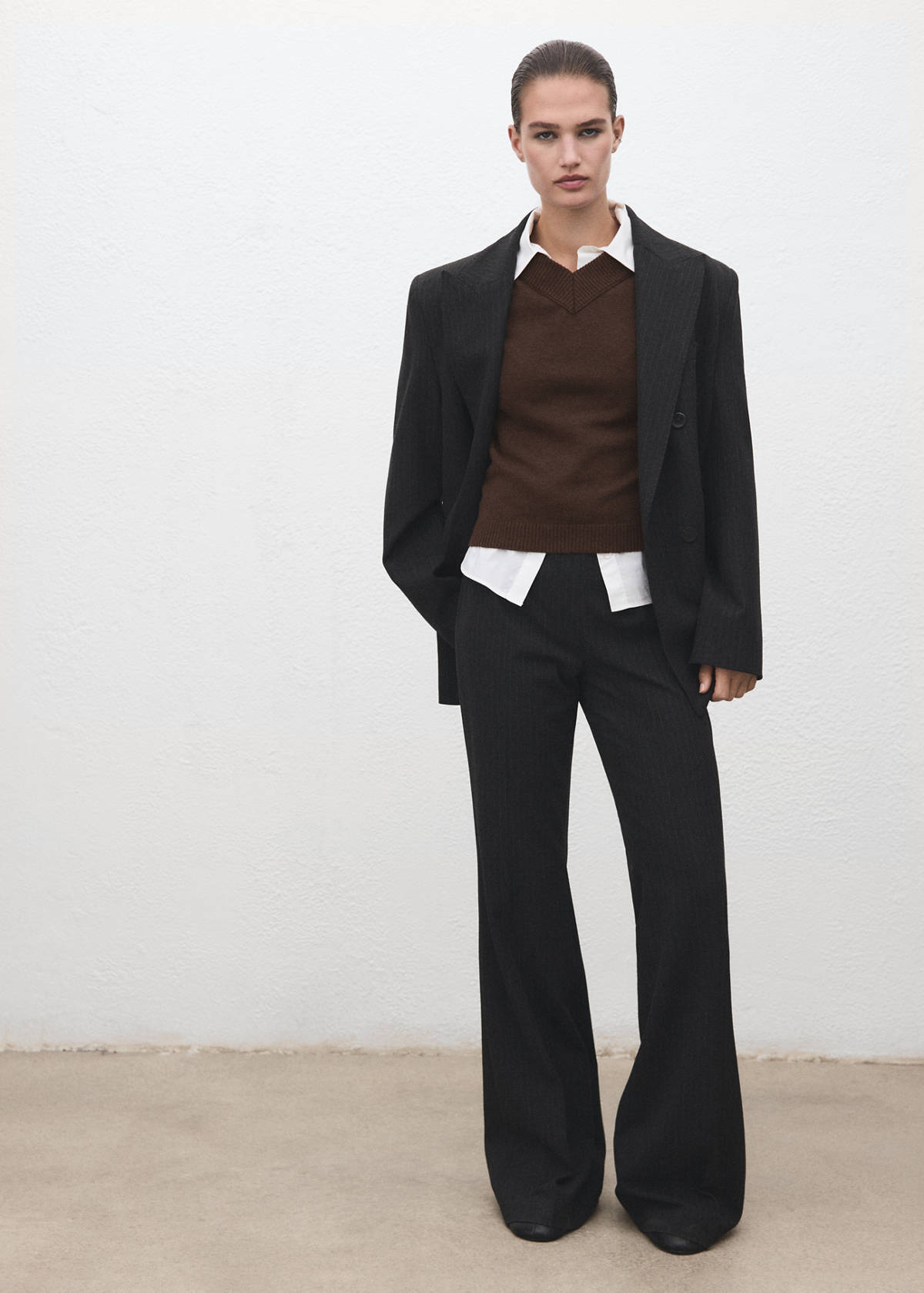 V-neck knit sweater — Chocolate