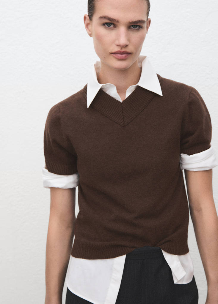 V-neck knit sweater — Chocolate