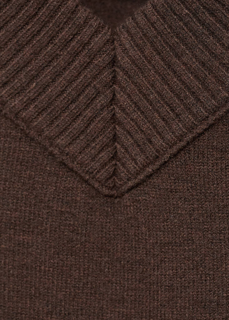 V-neck knit sweater — Chocolate
