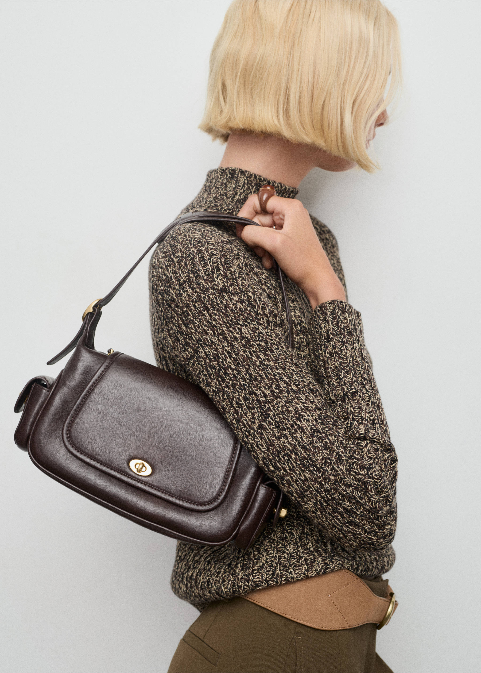 Speckled perkins-neck sweater - Details of the article 6, Chocolate. Ref: 17007823-00.