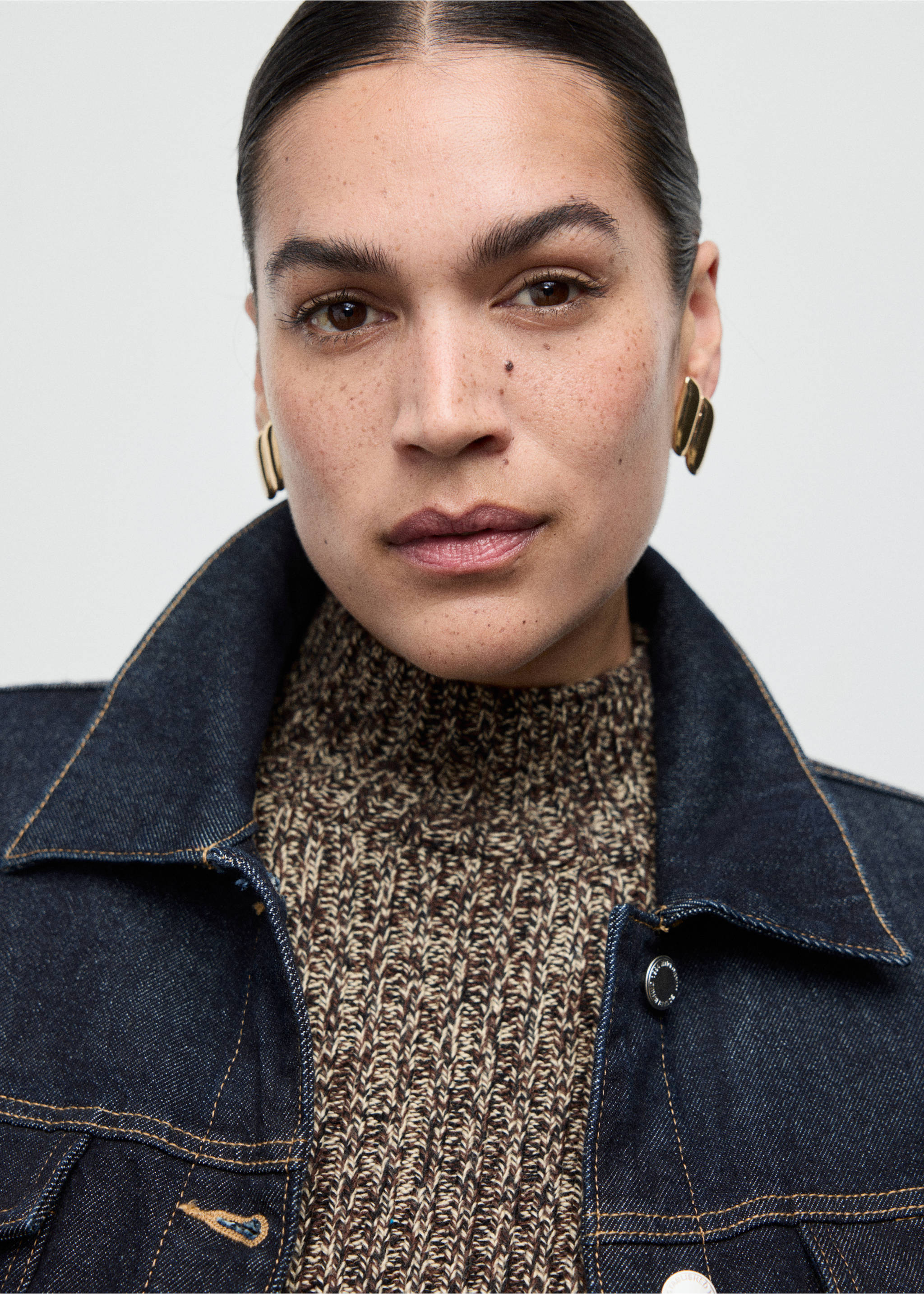 Speckled perkins-neck sweater - Details of the article 4, Chocolate. Ref: 17007823-00.