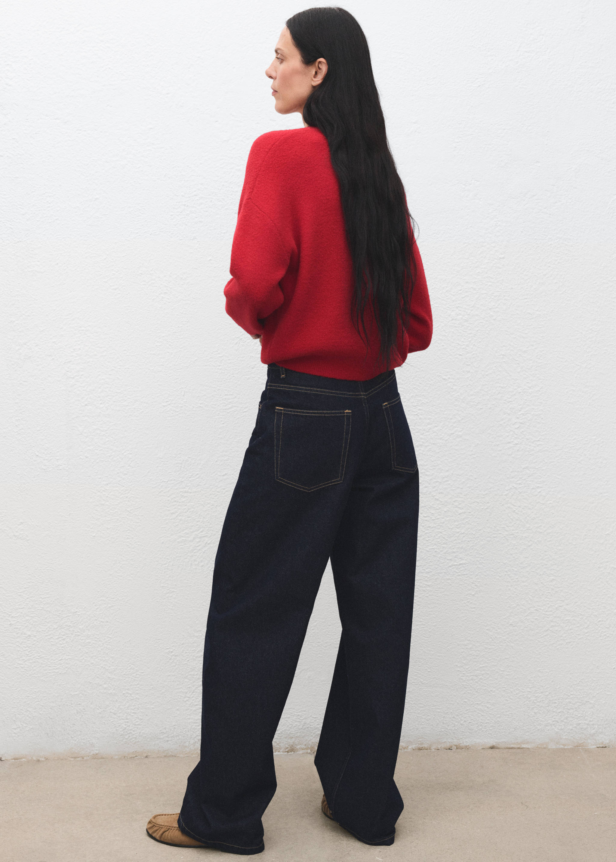 Round-neck knitted sweater - Reverse of the article