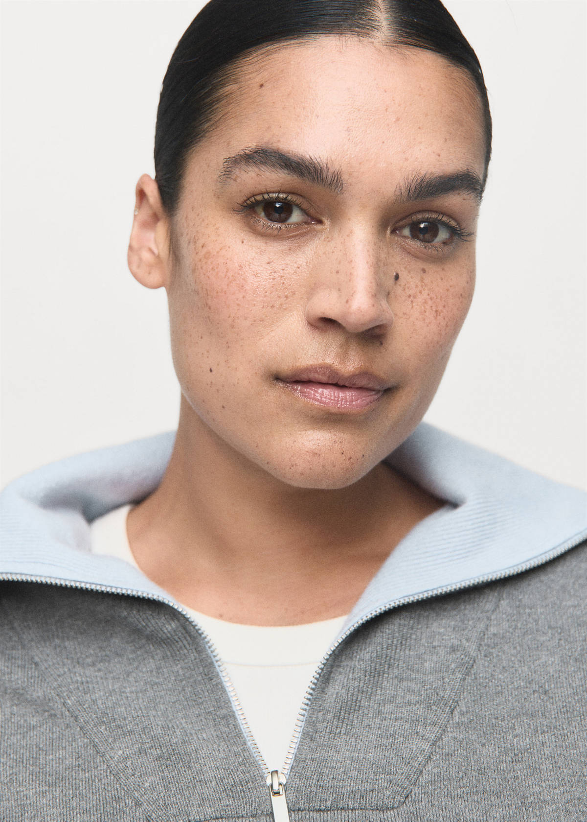 Turtleneck sweater with zip — Grey