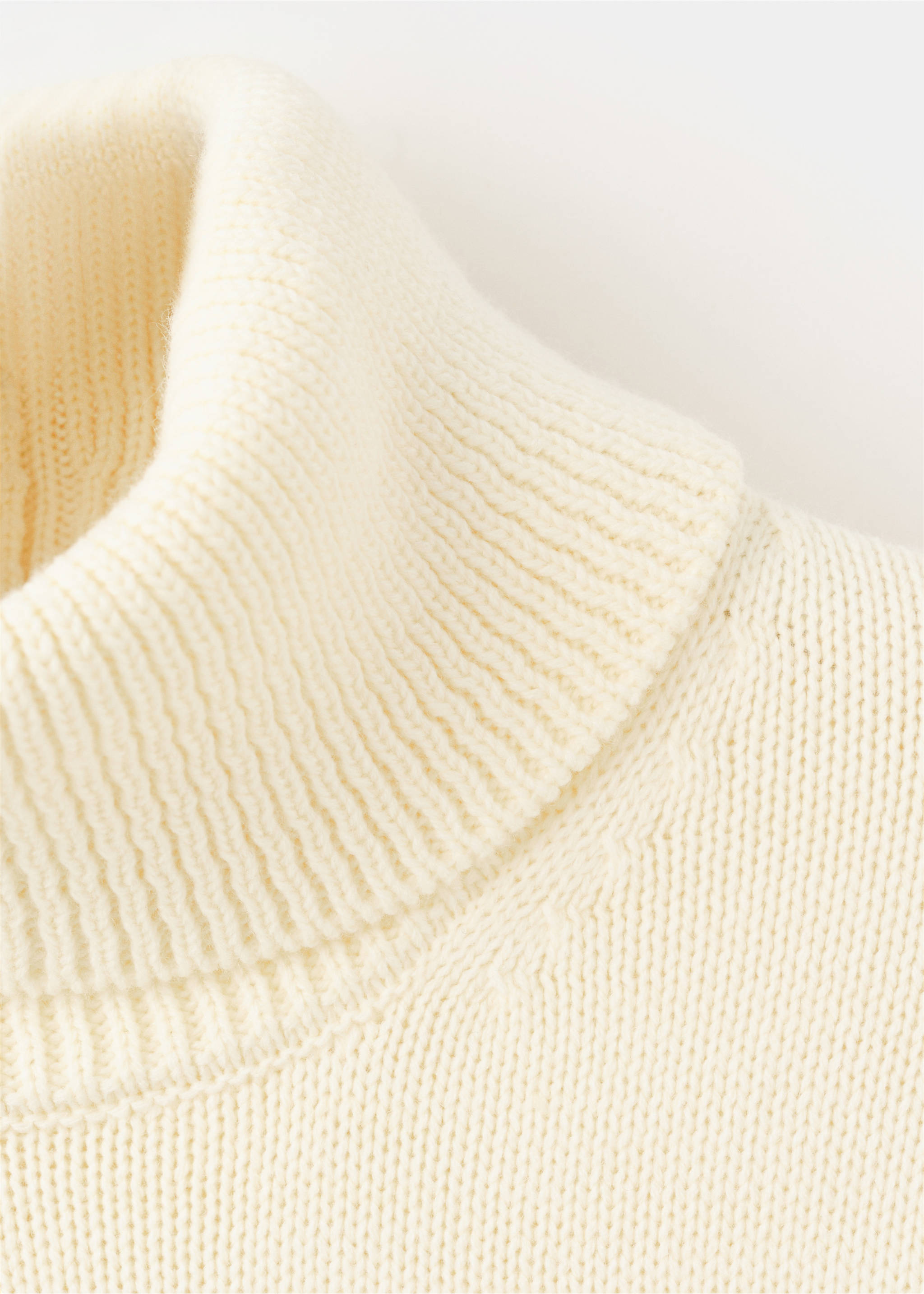 Turtleneck sweater with slits - Details of the article 0, Ecru. Ref: 17007843-00.