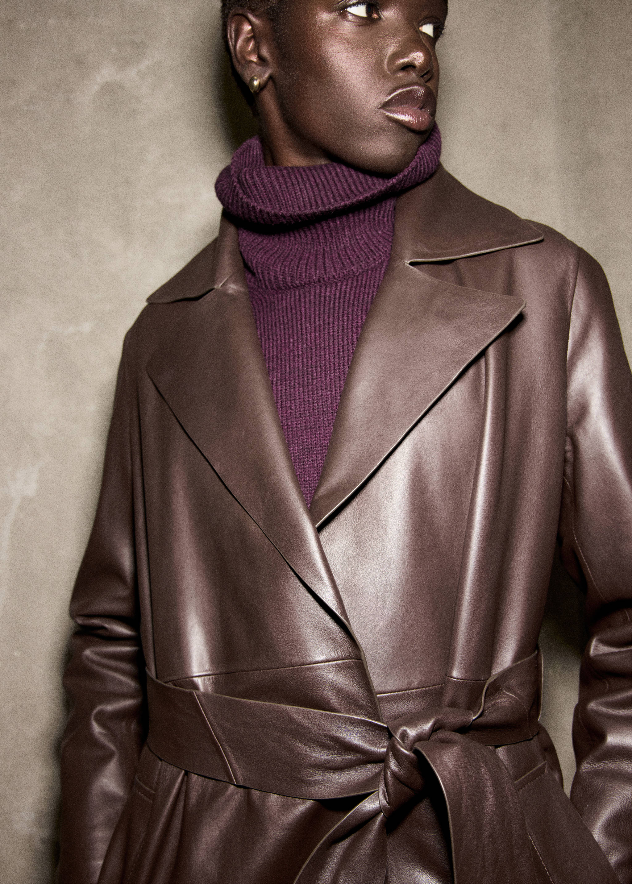 Turtleneck sweater with slits - Details of the article 2