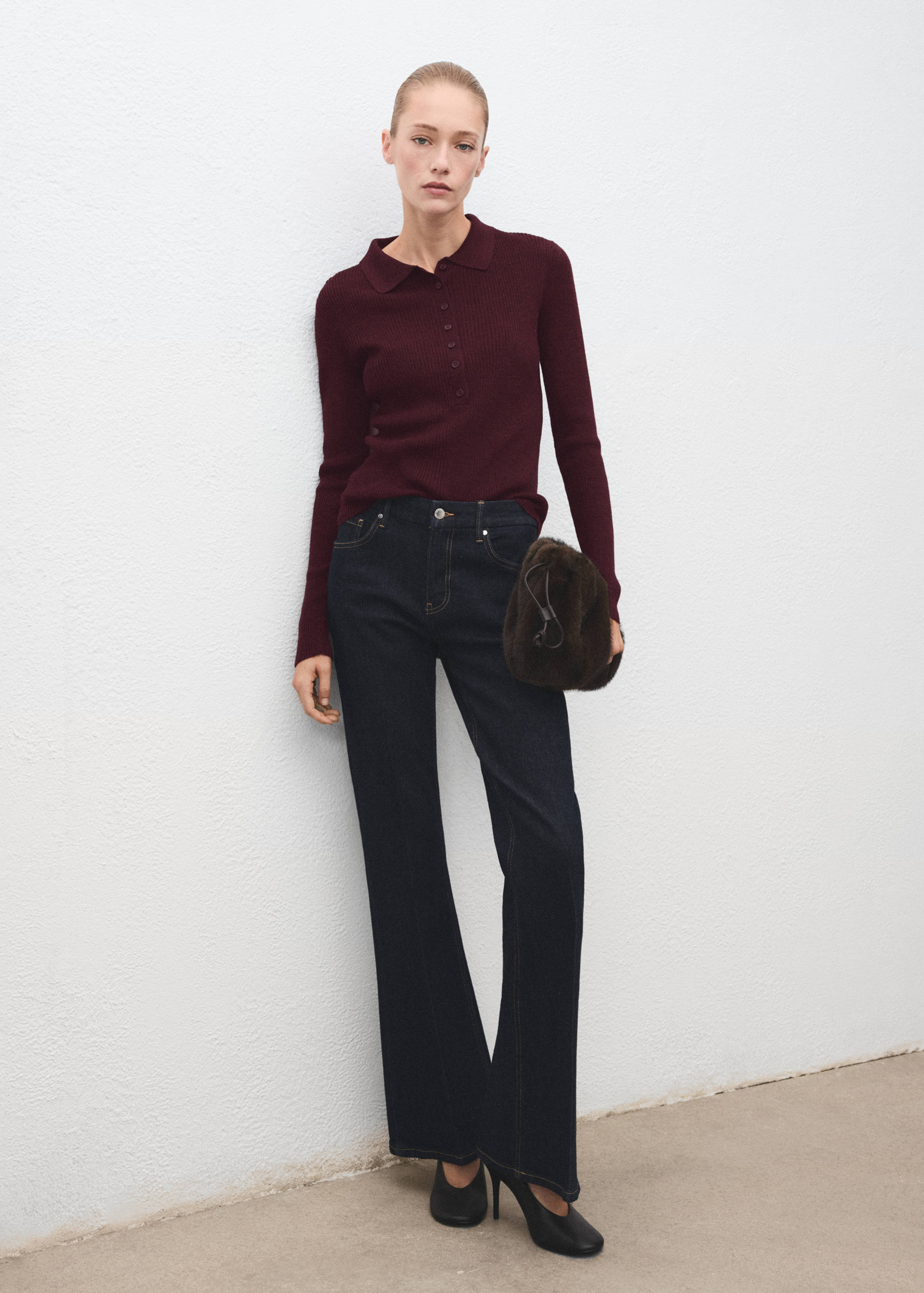 Camisola canelada com gola de polo - Plano geral