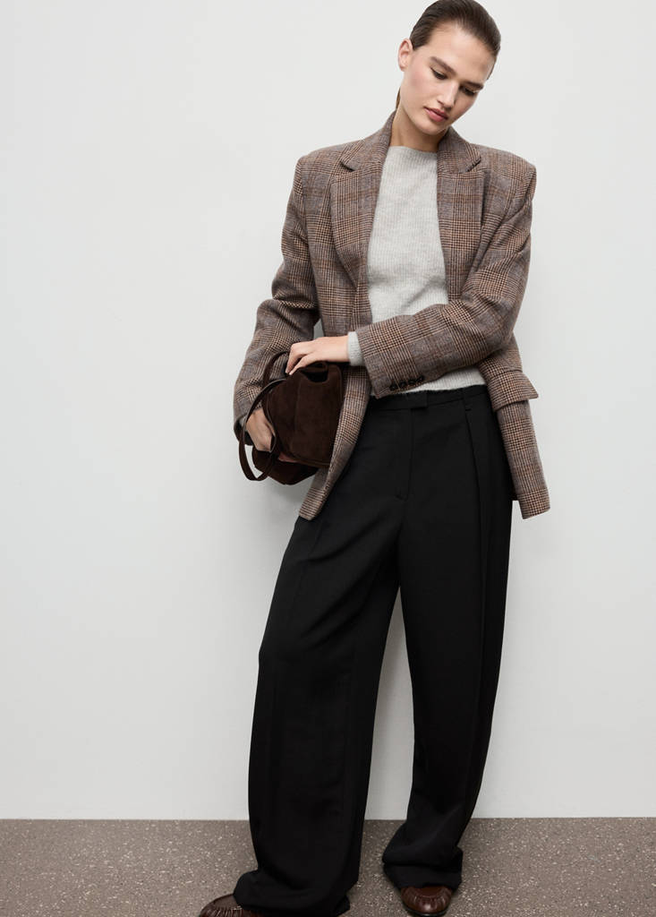 Knitted ribbed sweater — Grey