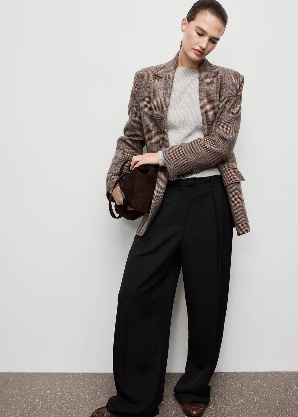 Knitted ribbed sweater — Grey