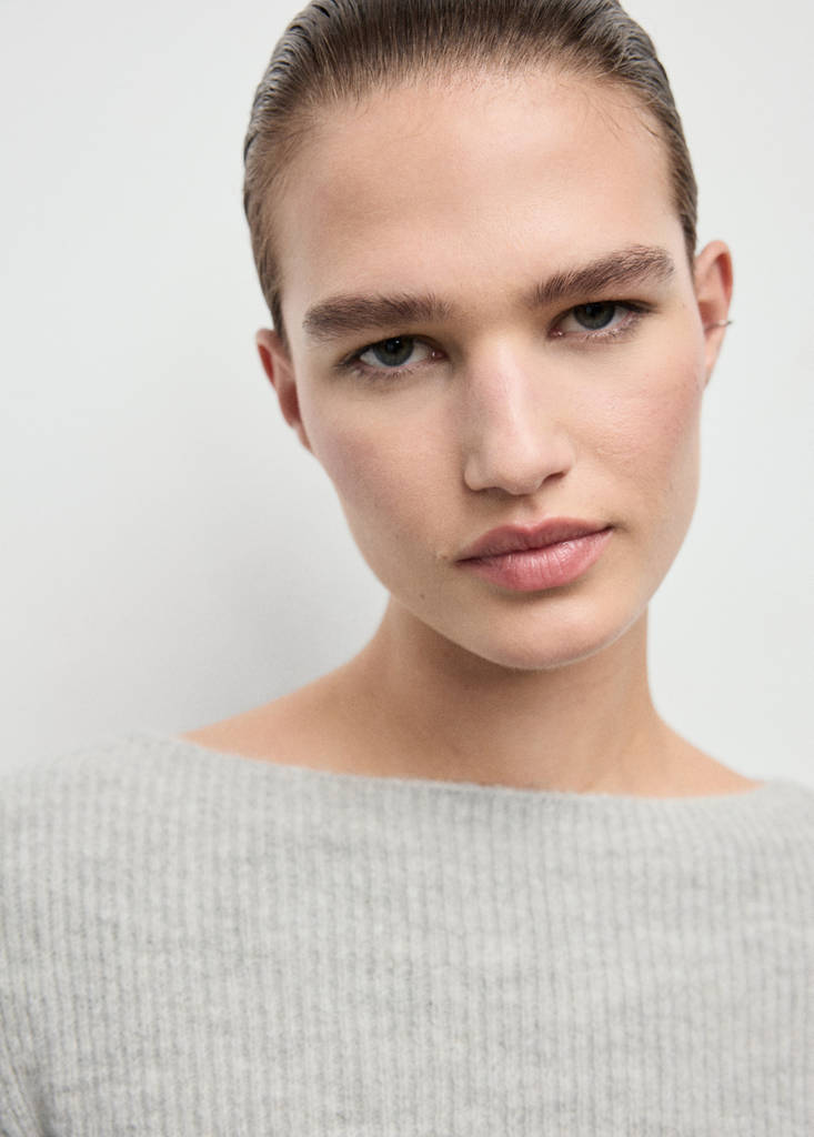 Knitted ribbed sweater — Grey
