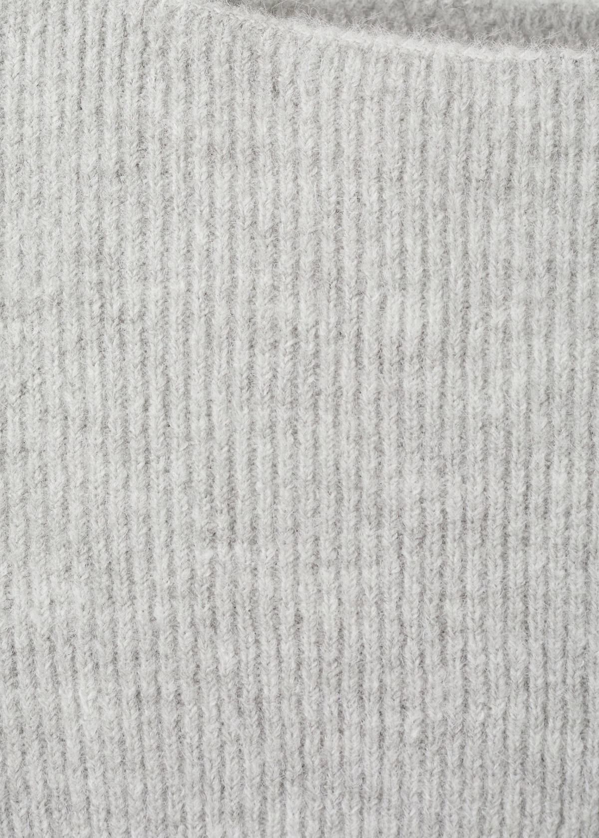 Knitted ribbed sweater — Grey