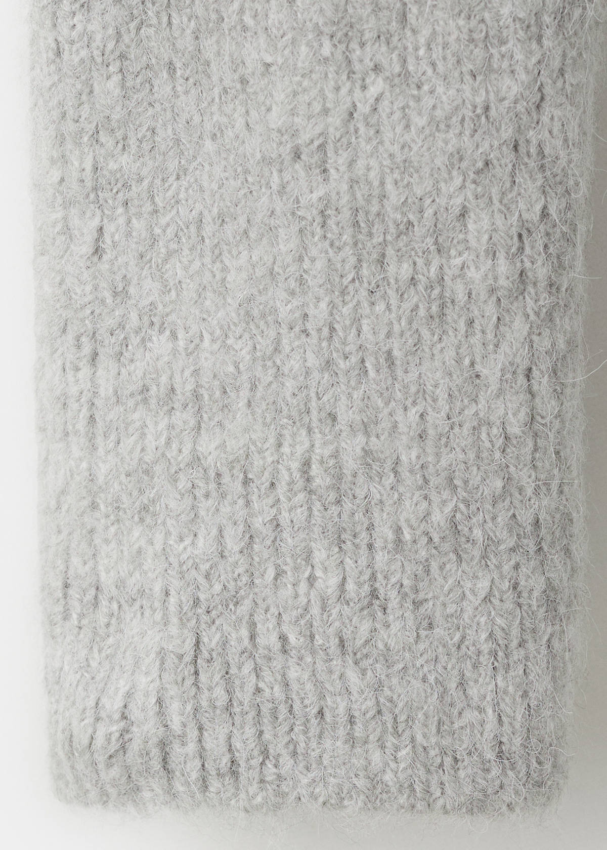 Knitted ribbed sweater — Grey