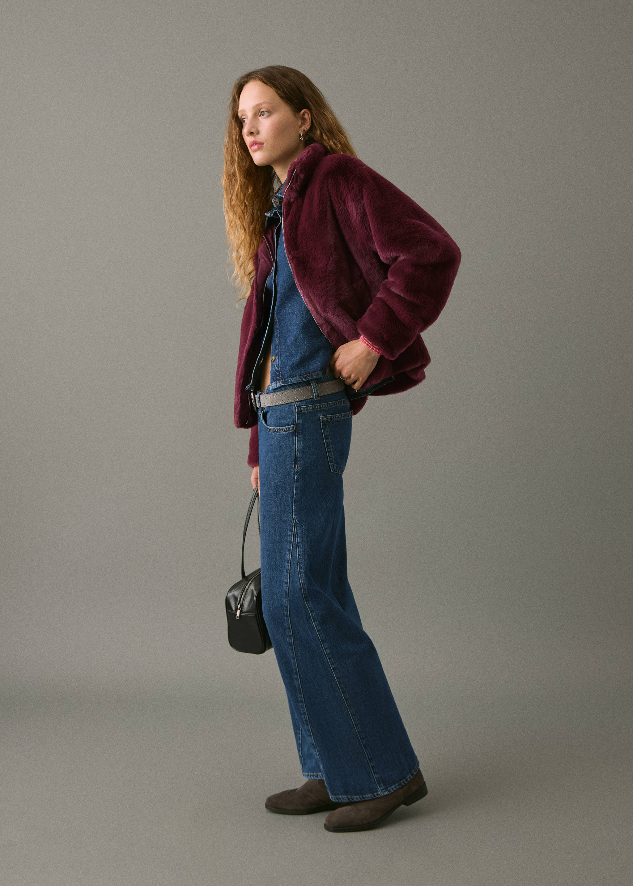 Пальто из искусственного меха - Общий план