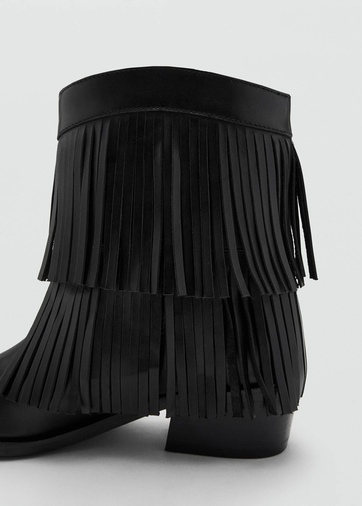 Leather ankle boot with fringe heel — Black