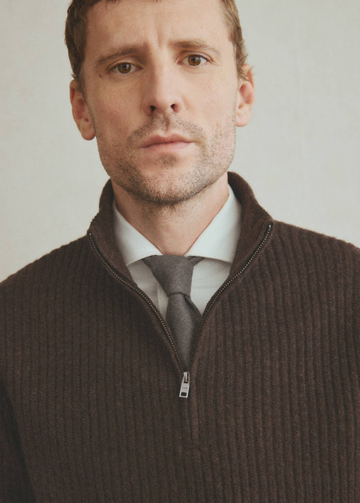 Ribbed sweater with zip neck — Brown