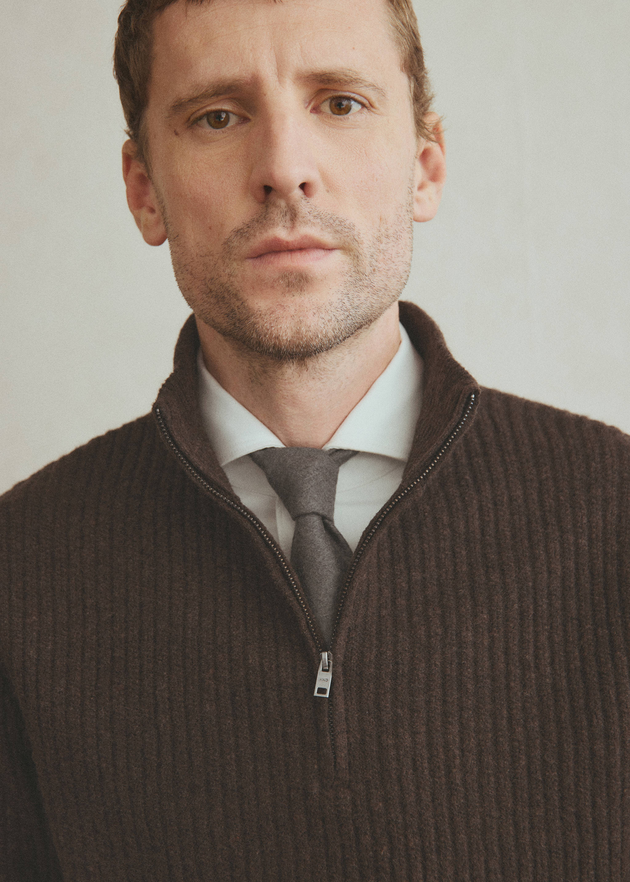 Ribbed sweater with zip neck - Details of the article 3