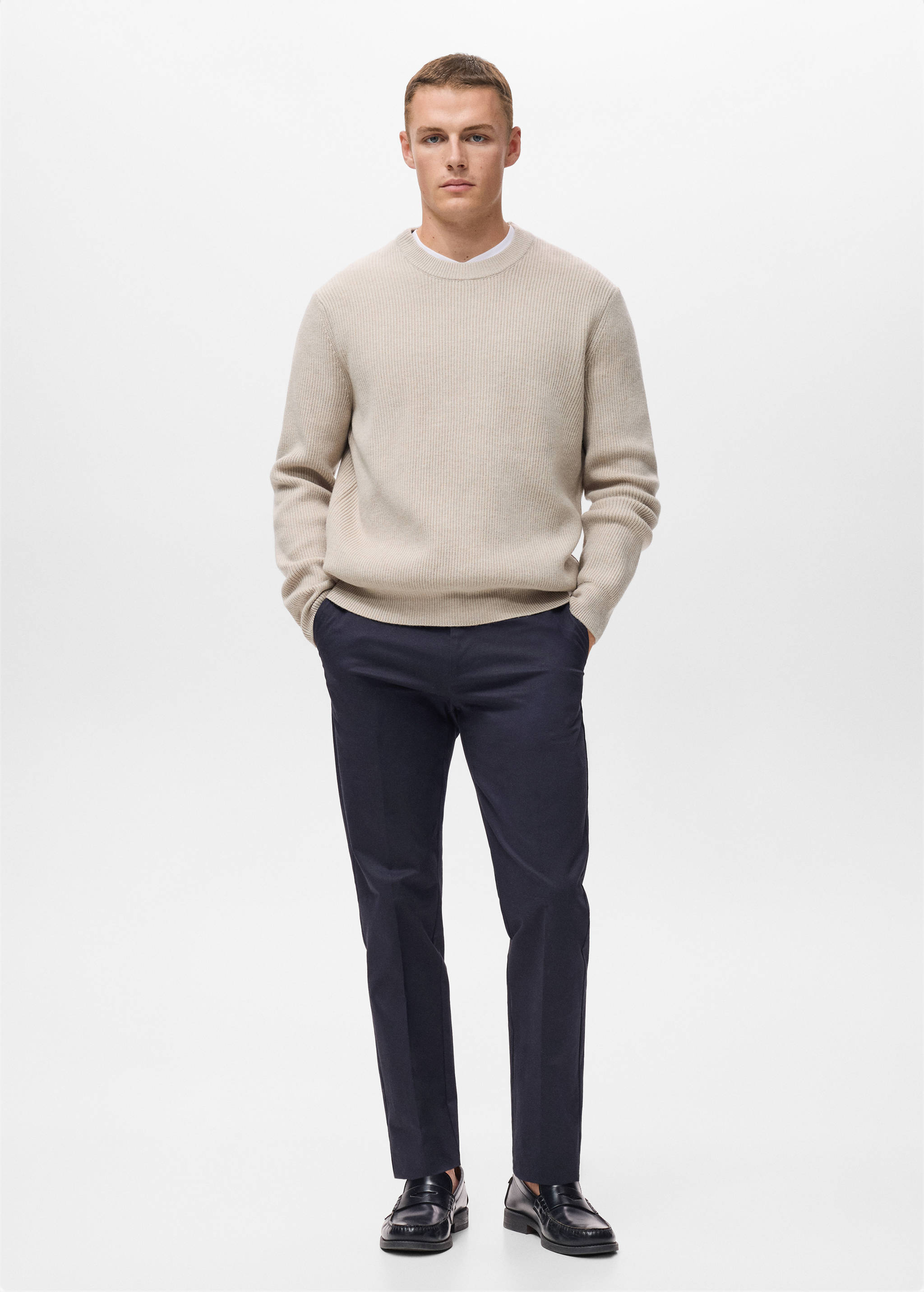 Knitted ribbed sweater - General plane