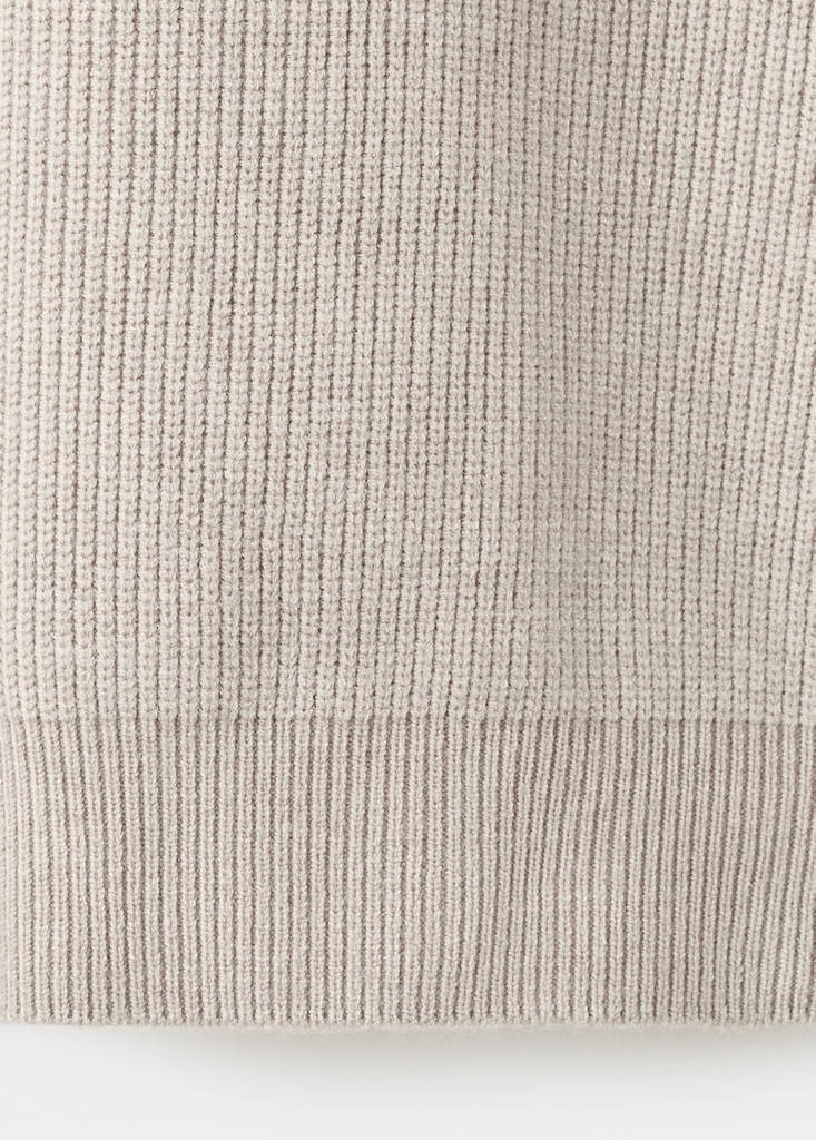 Knitted ribbed sweater — Sand