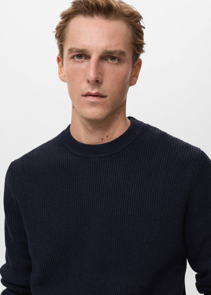 Knitted ribbed sweater — Navy