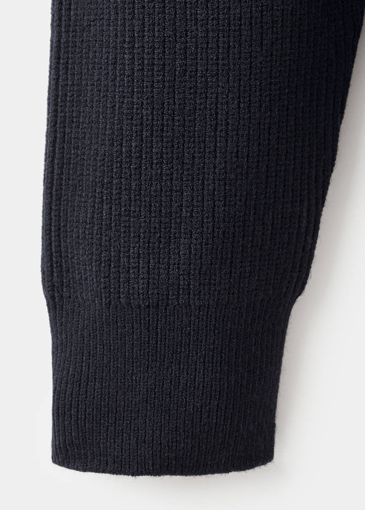 Knitted ribbed sweater — Navy