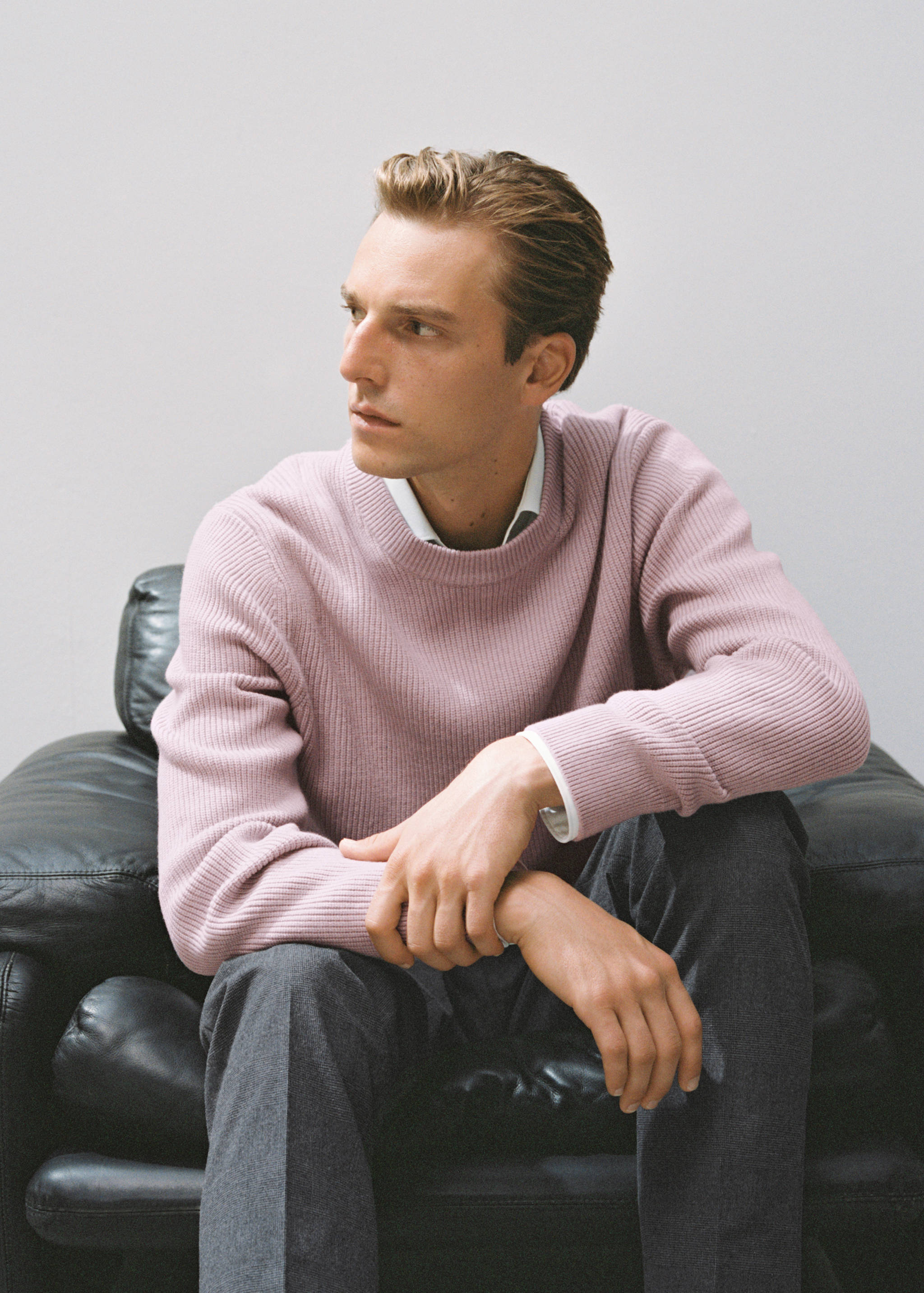 Knitted ribbed sweater - Details of the article 3