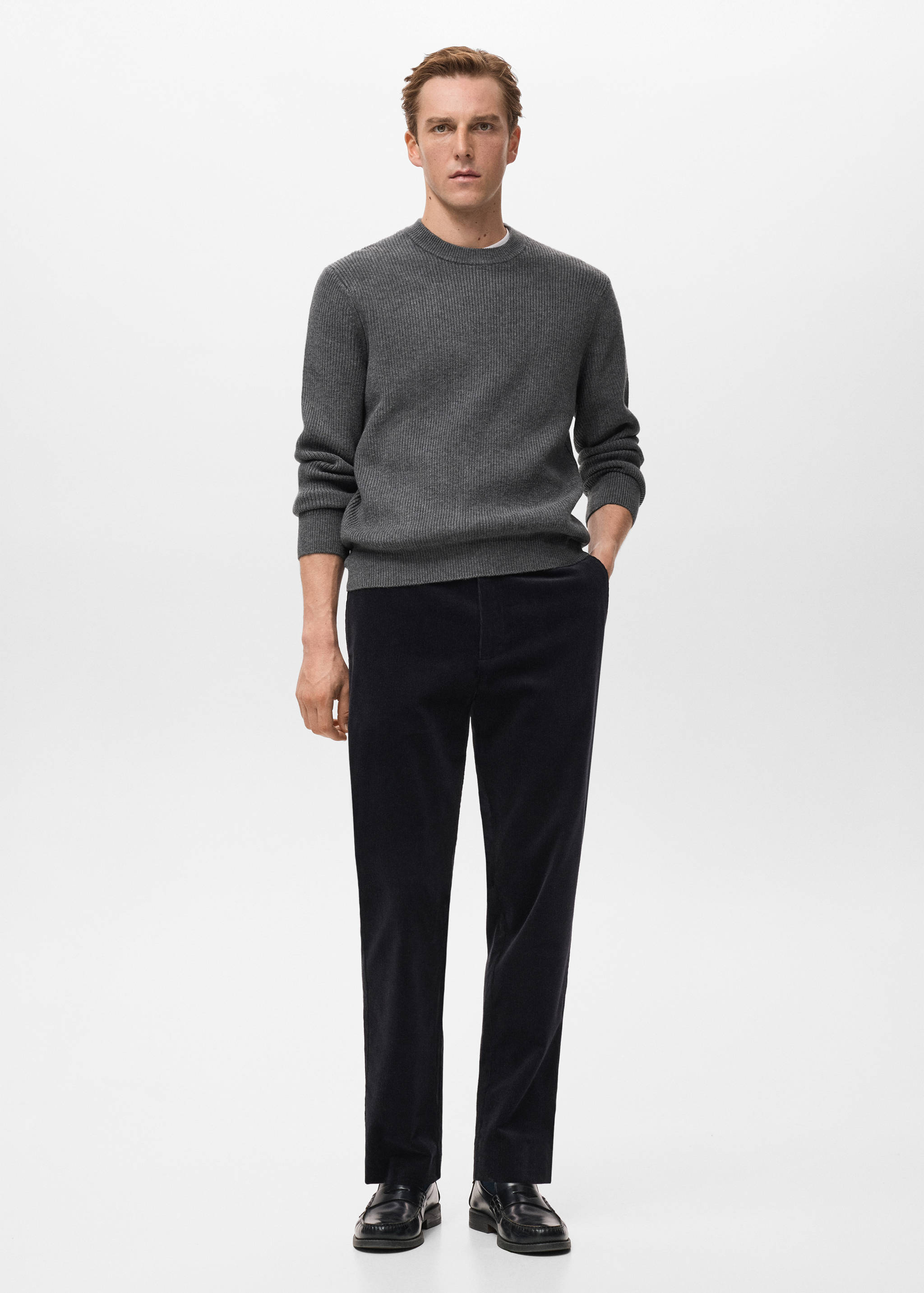 Knitted ribbed sweater - General plane