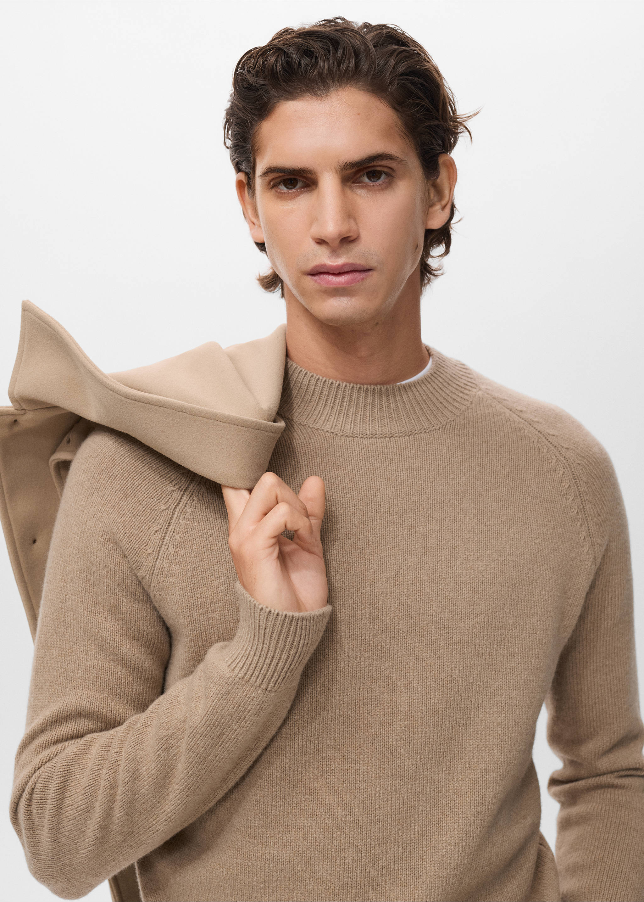 100% Italian wool knitted sweater - Details of the article 1, Medium Brown. Ref: 17007907-00.
