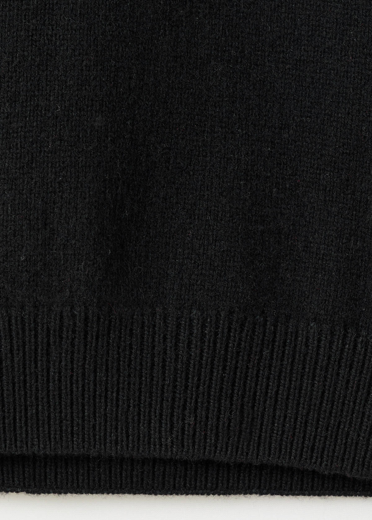 100% Italian wool knitted sweater — Black