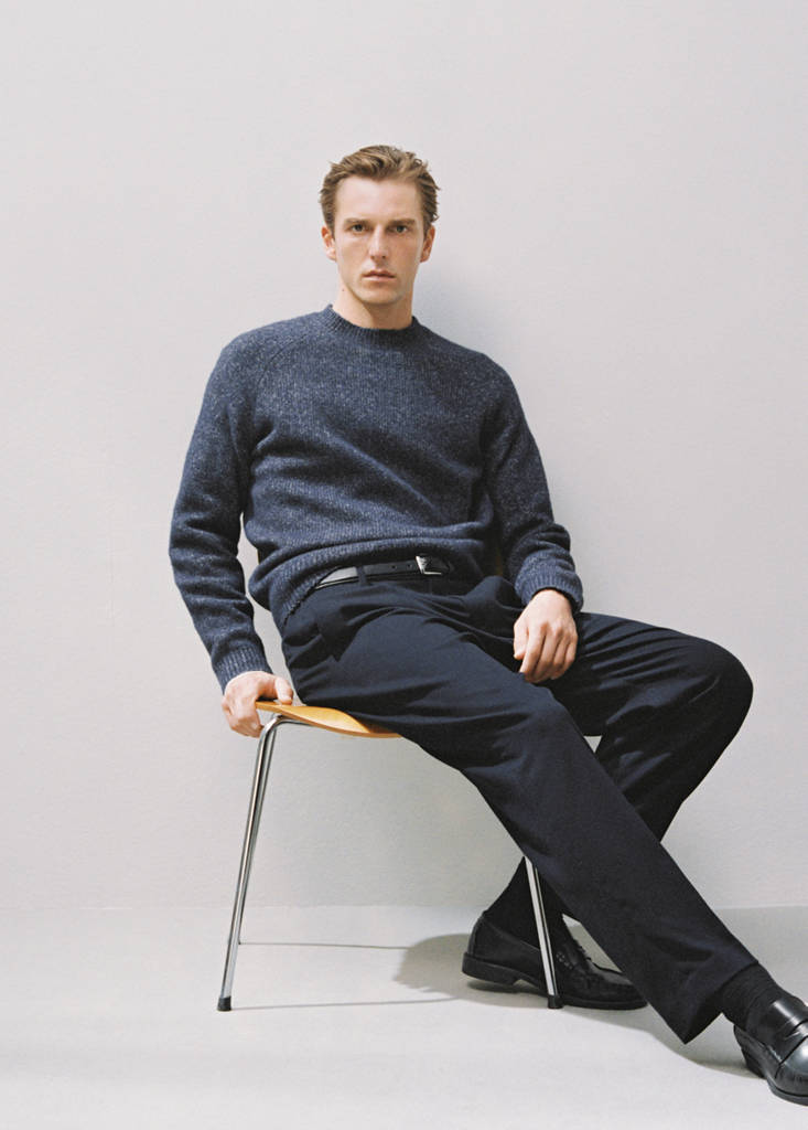 Fine-knit wool-blend sweater — Navy