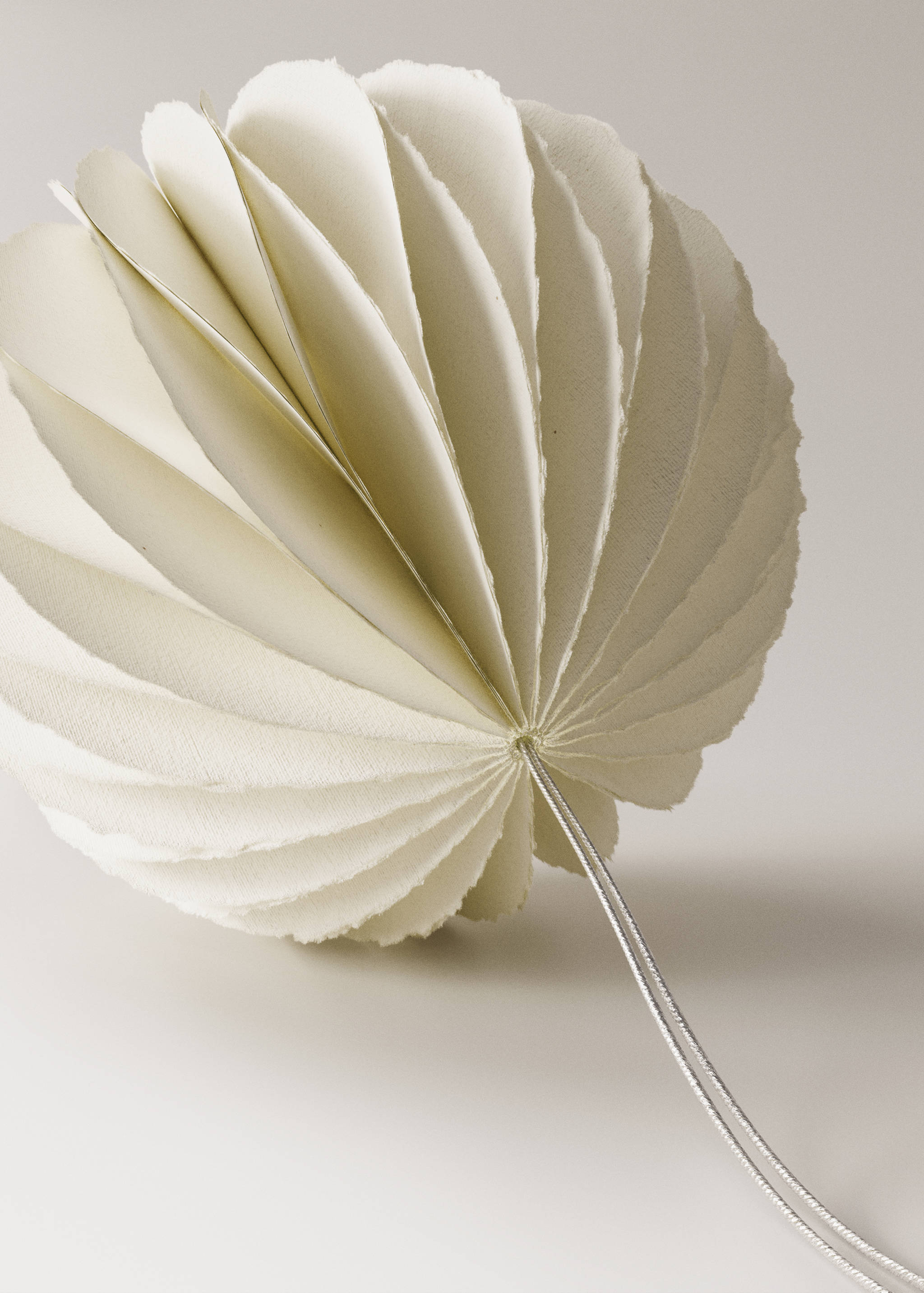 Spherical paper tree decoration - Details of the article 1