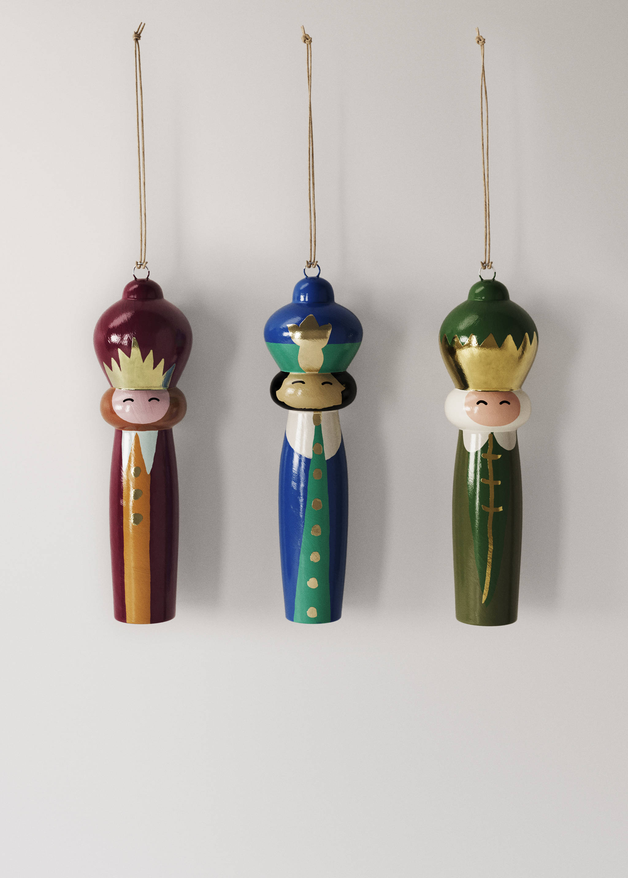 100% wood King Gaspar decoration - Details of the article 3