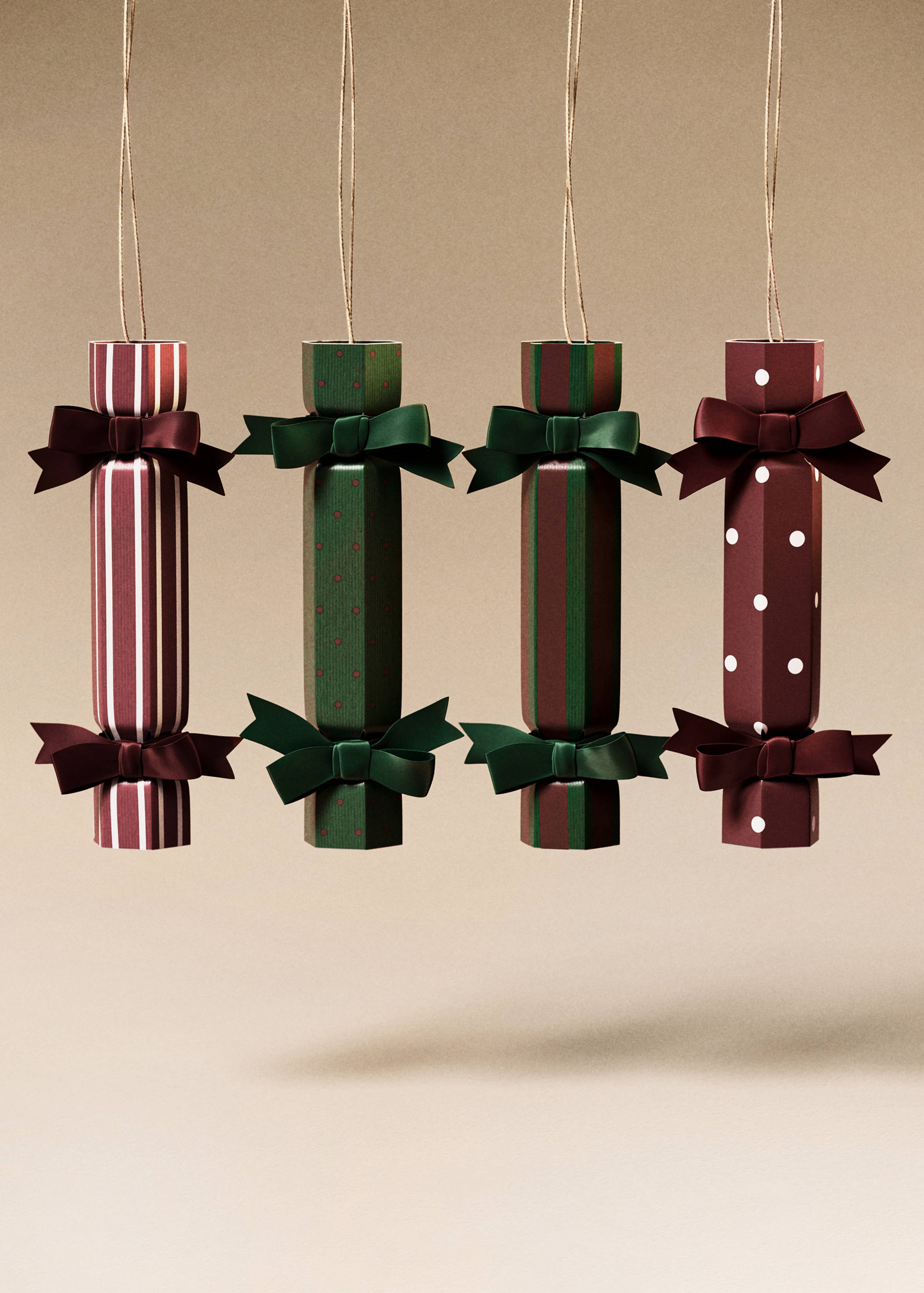 Surprise cracker tree decorations - General plane