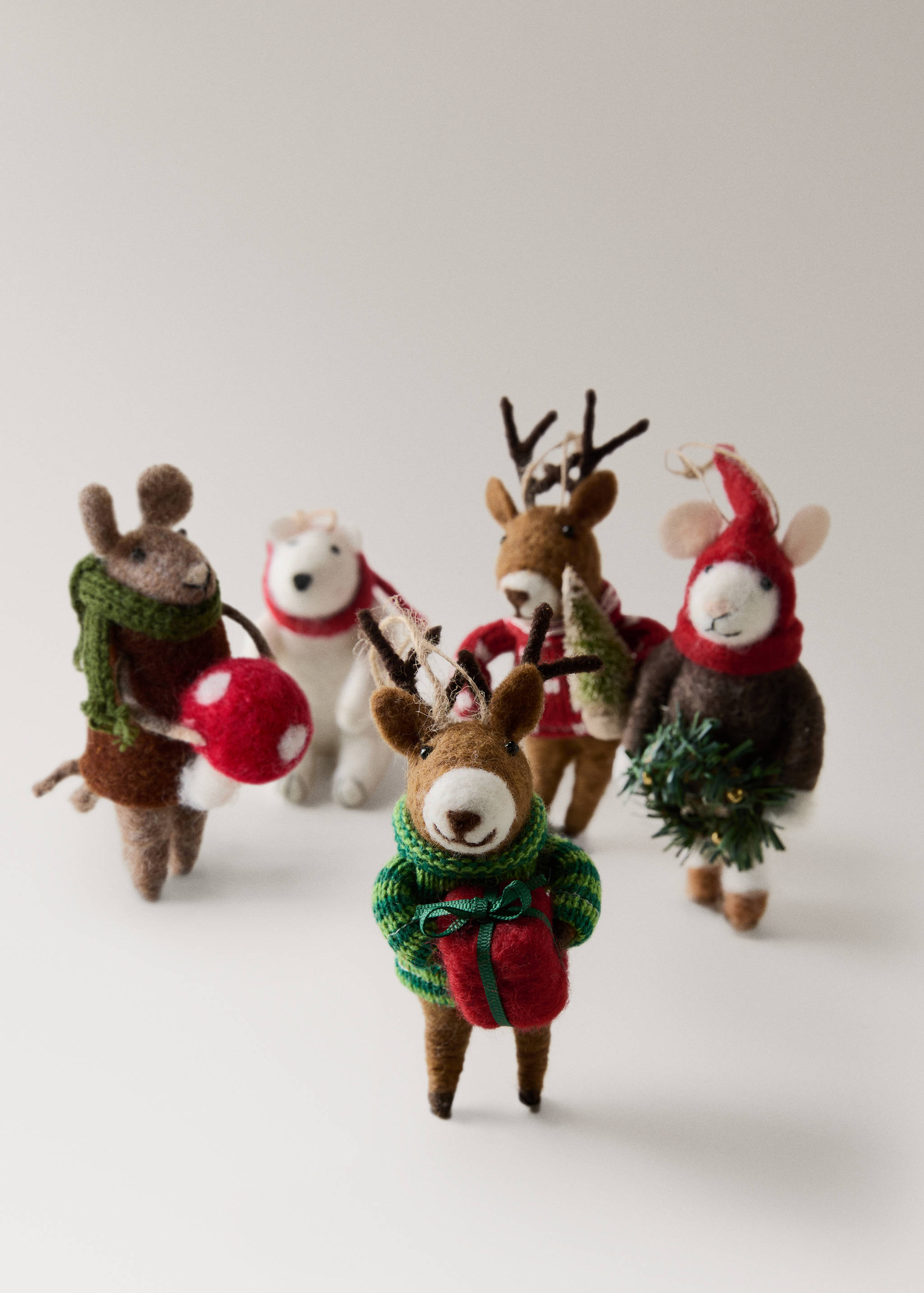 Ornament ren din fetru - Detaliu al articolului 3