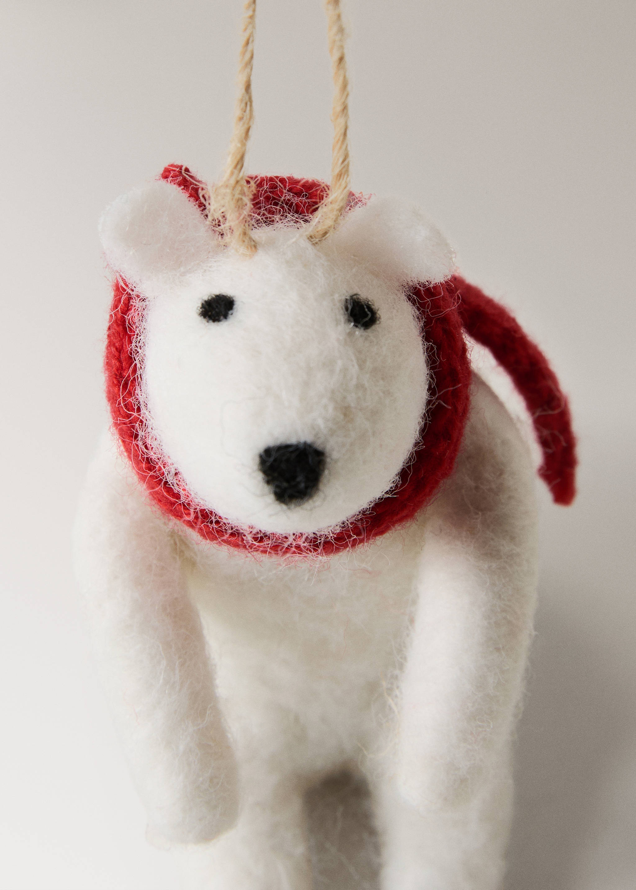 Ornament urs din fetru - Detaliu al articolului 2