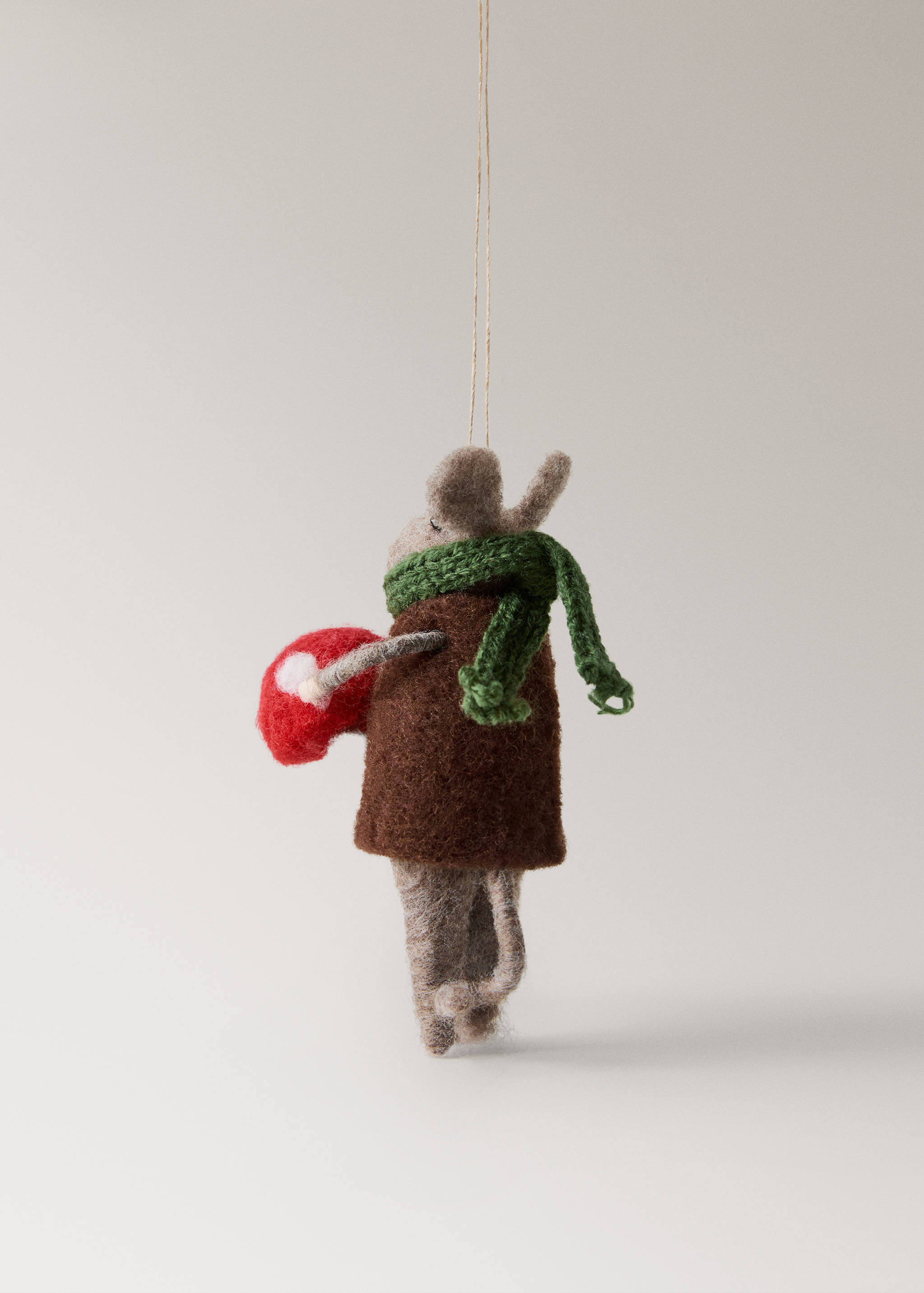 Felt mouse decoration - Details of the article 2