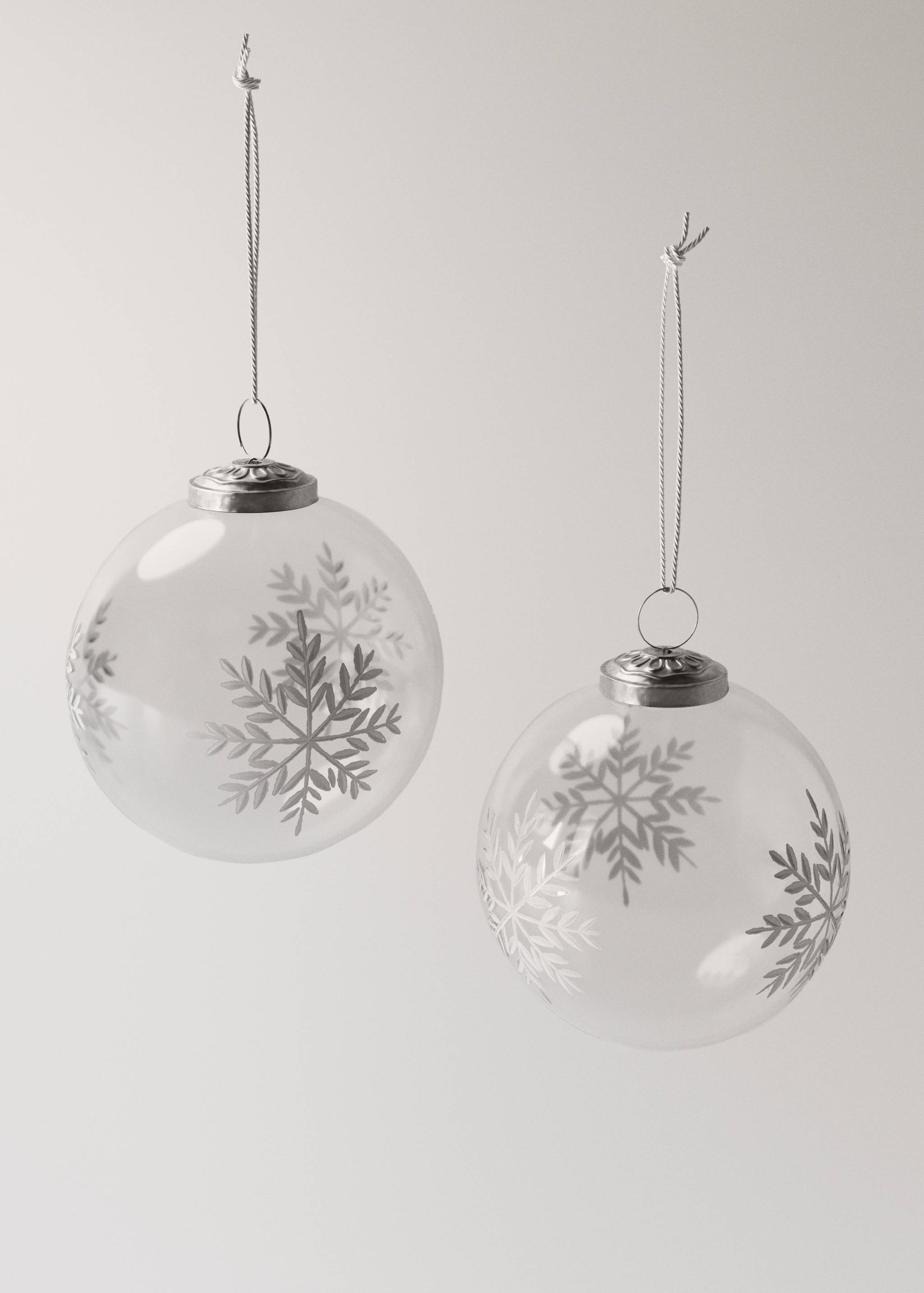 Tree decorations with snowflake detail - Article without model