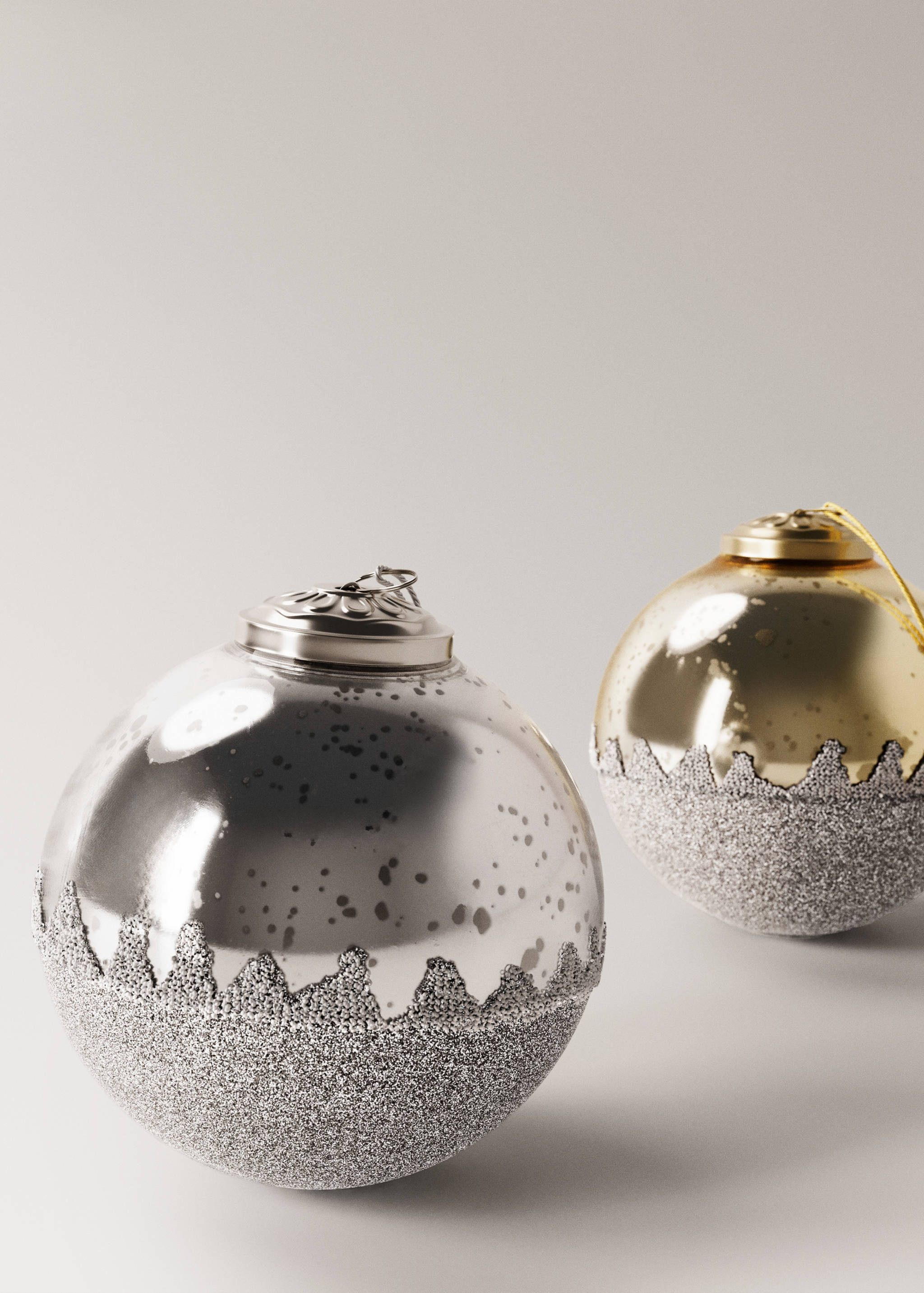 Julgransprydnader med snöflingsdetaljer - Detaljer om artikeln 4