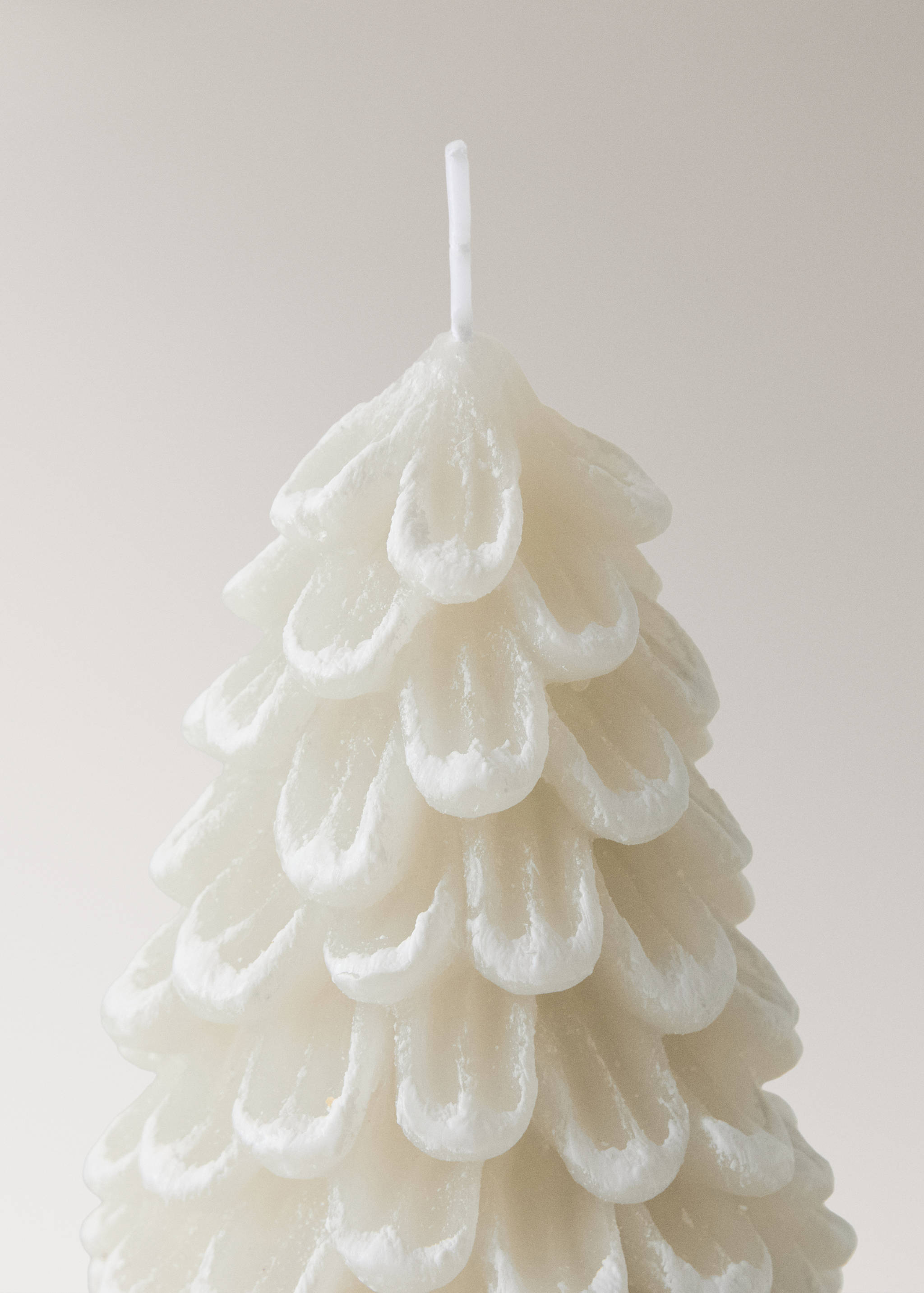 Decorative snow-covered fir candle - Details of the article 1