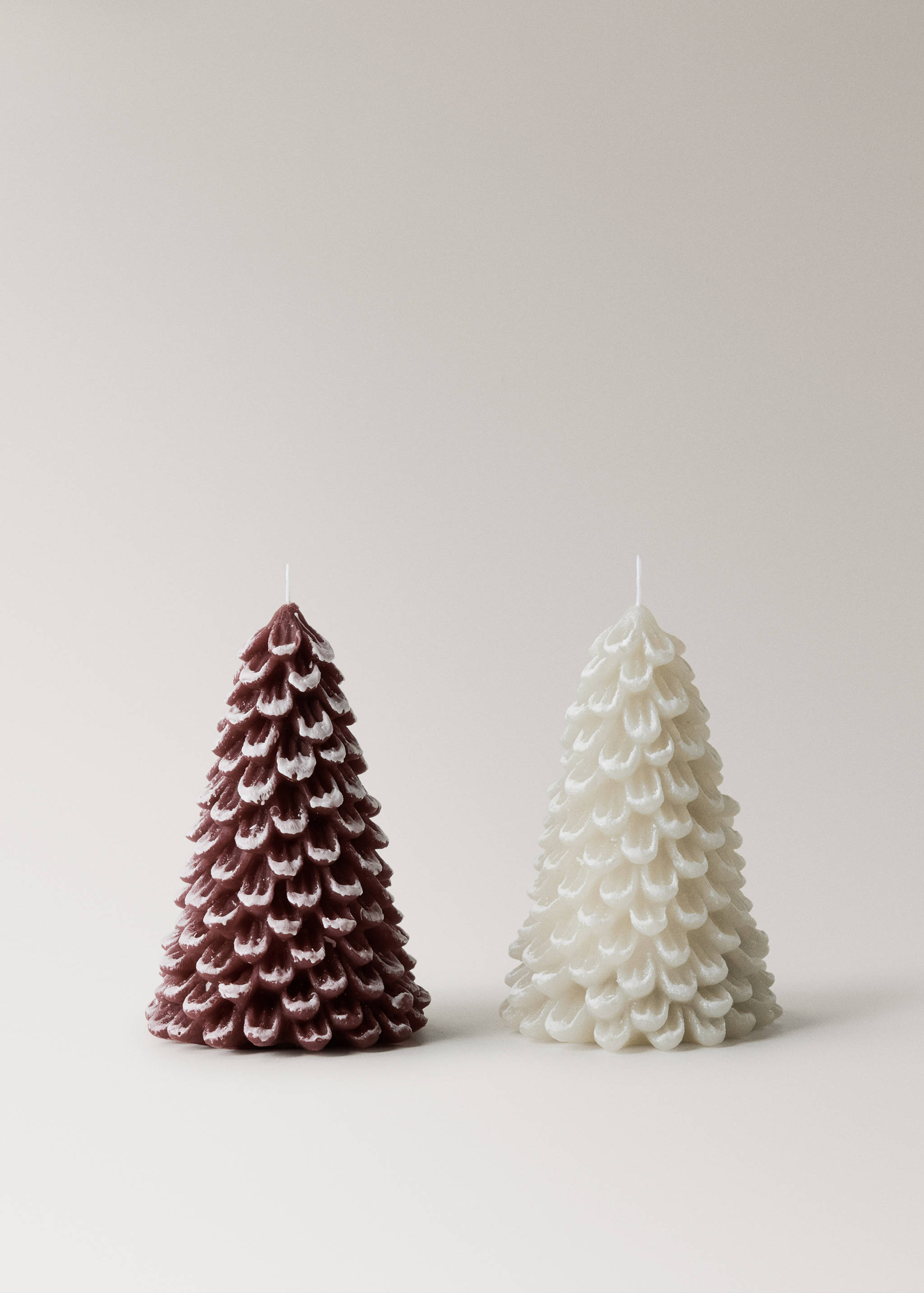 Decorative snow-covered fir candle - Details of the article 3