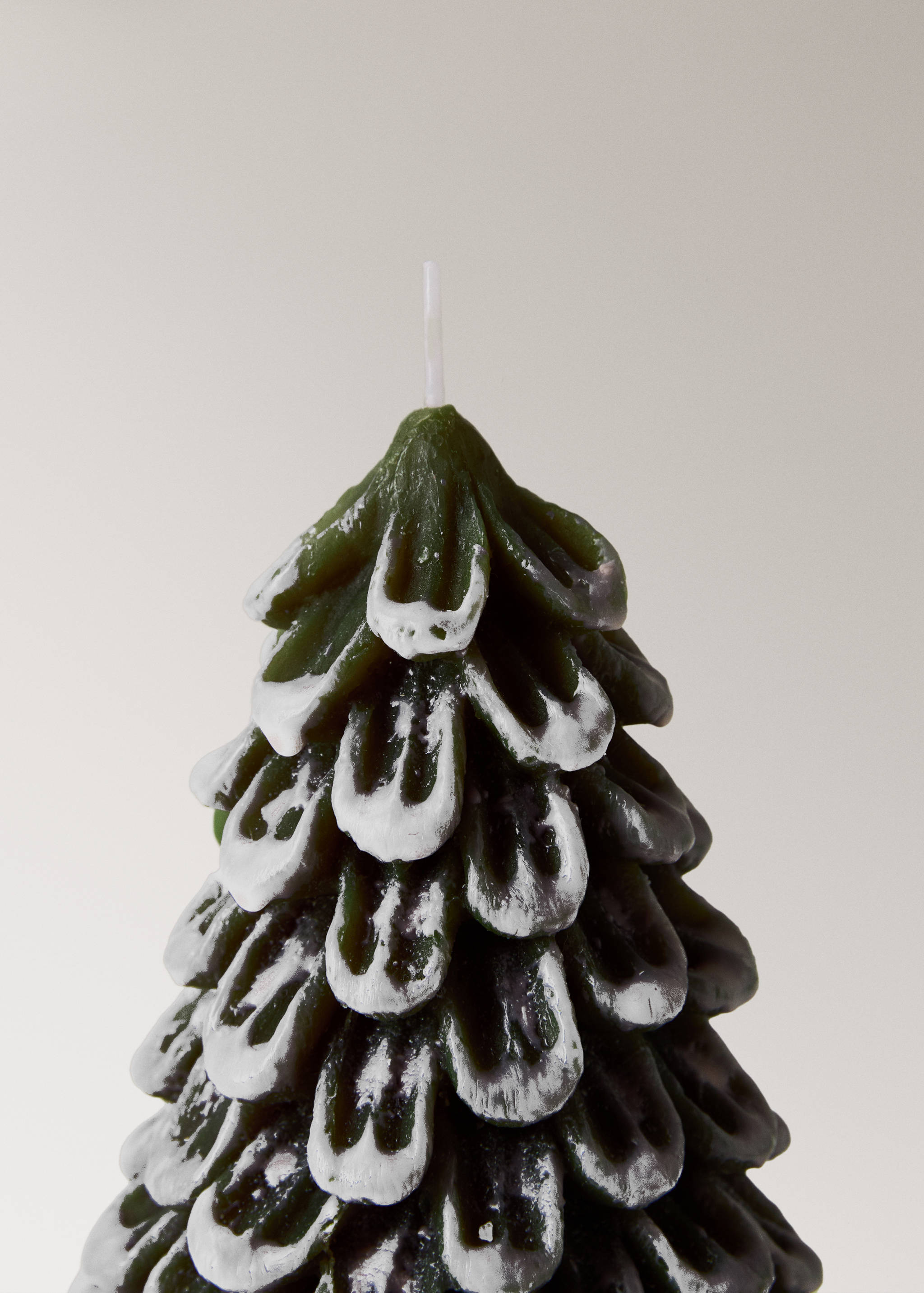 Decorative snow-covered fir candle - Details of the article 1