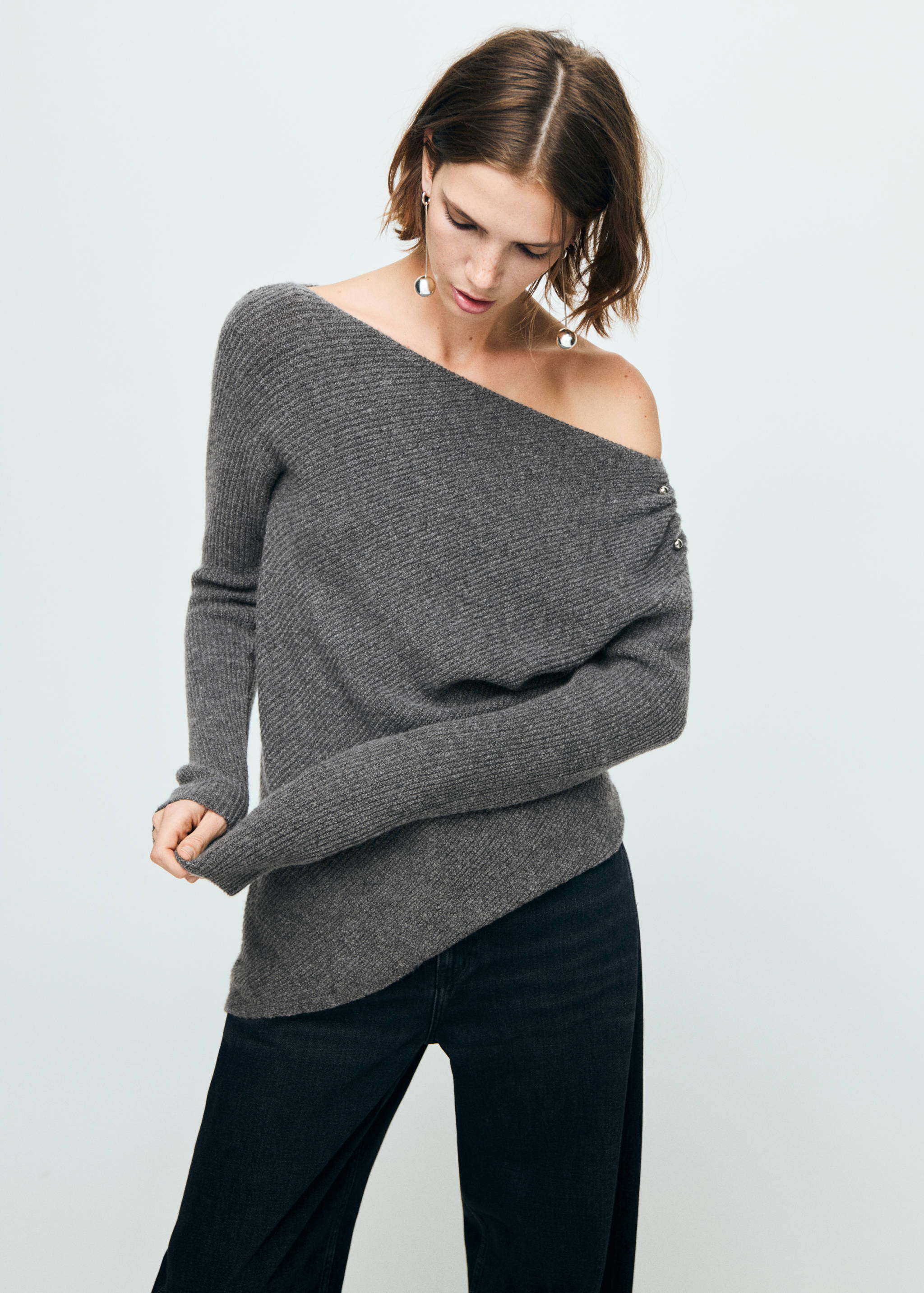 Asymmetrical sweater with metallic detail - Medium plane