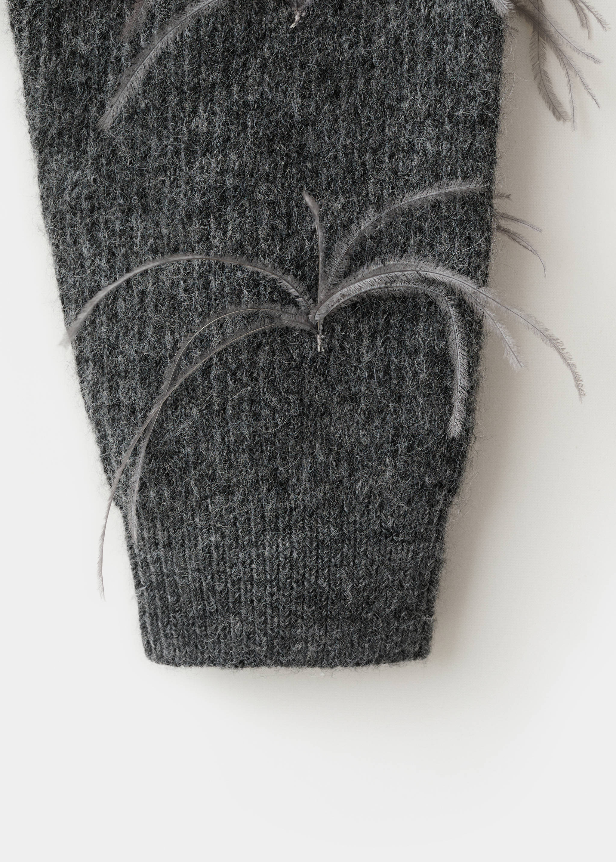 Knitted sweater with feathers - Details of the article 0