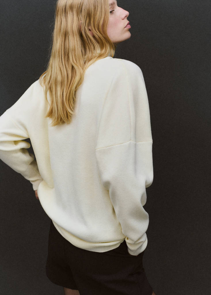 Ruched turtleneck sweater — Ecru