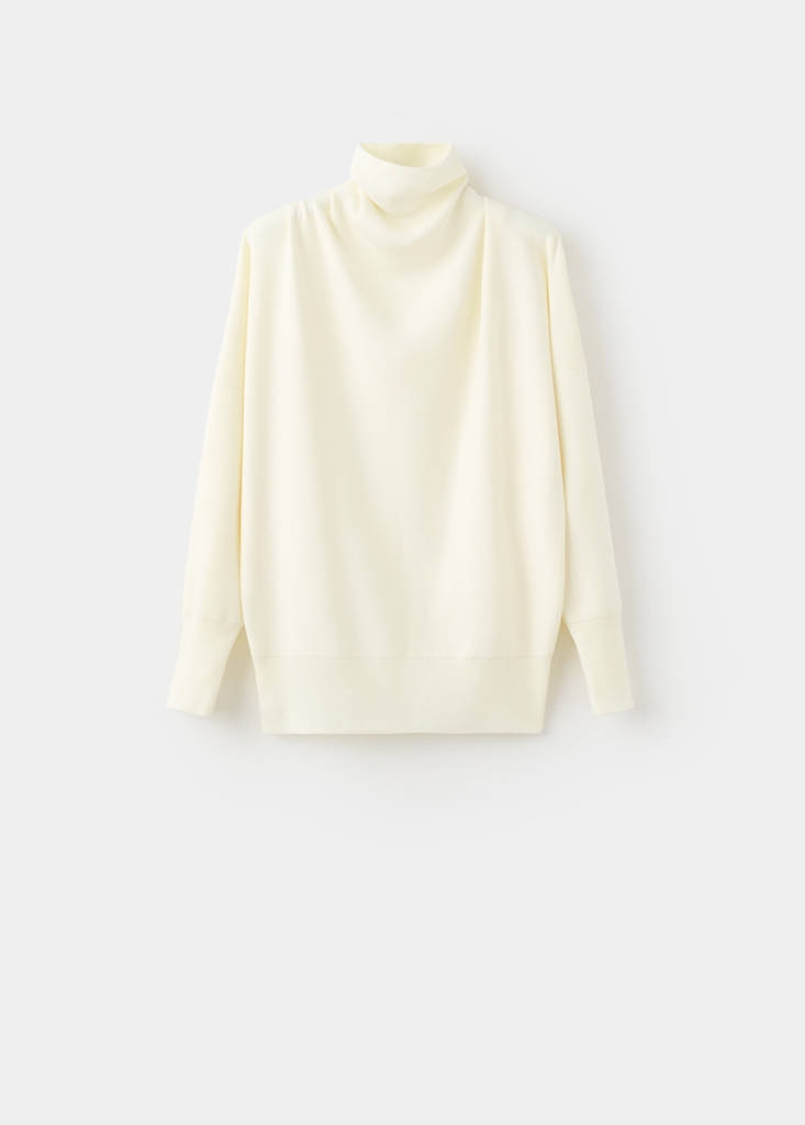 Ruched turtleneck sweater — Ecru