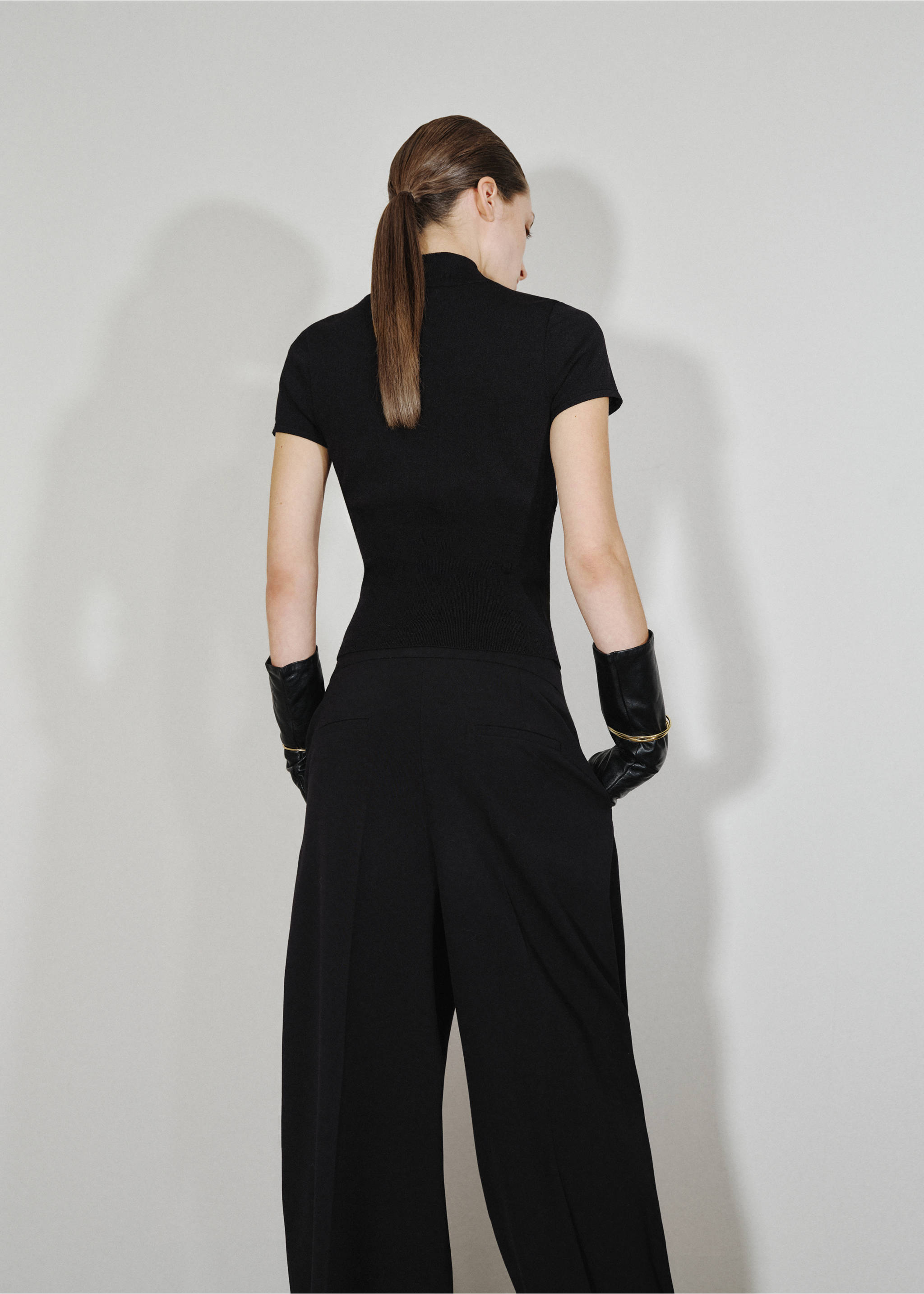 Perkins-neck sweater with cut-out - Reverse of the article, Black. Ref: 17009134-00.