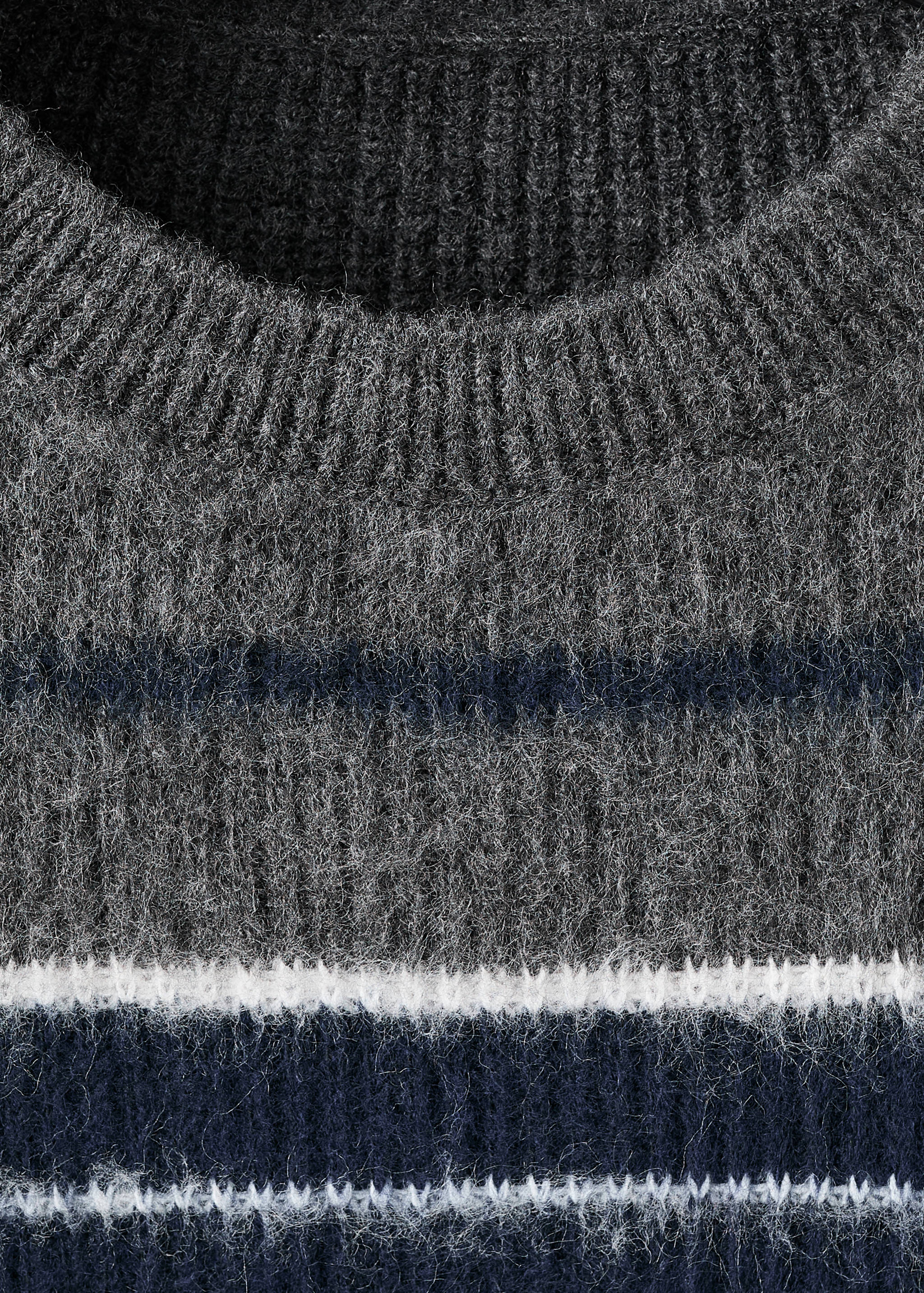 Πλεκτό πουλόβερ με ρίγες - Λεπτομέρεια του προϊόντος 8